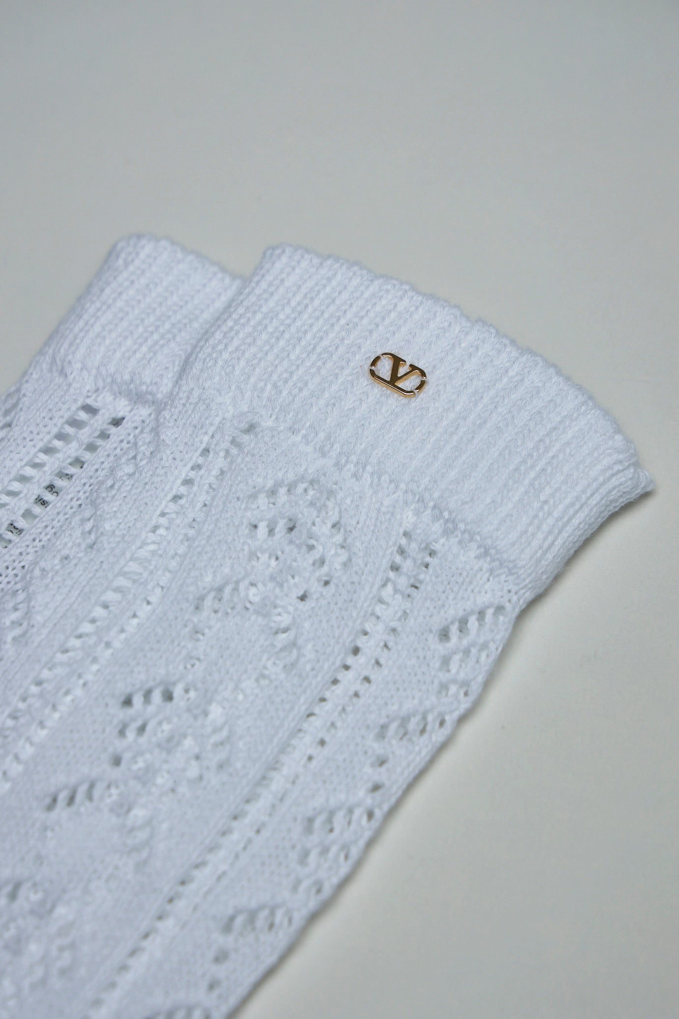 Perforated Cotton Socks with V-Logo