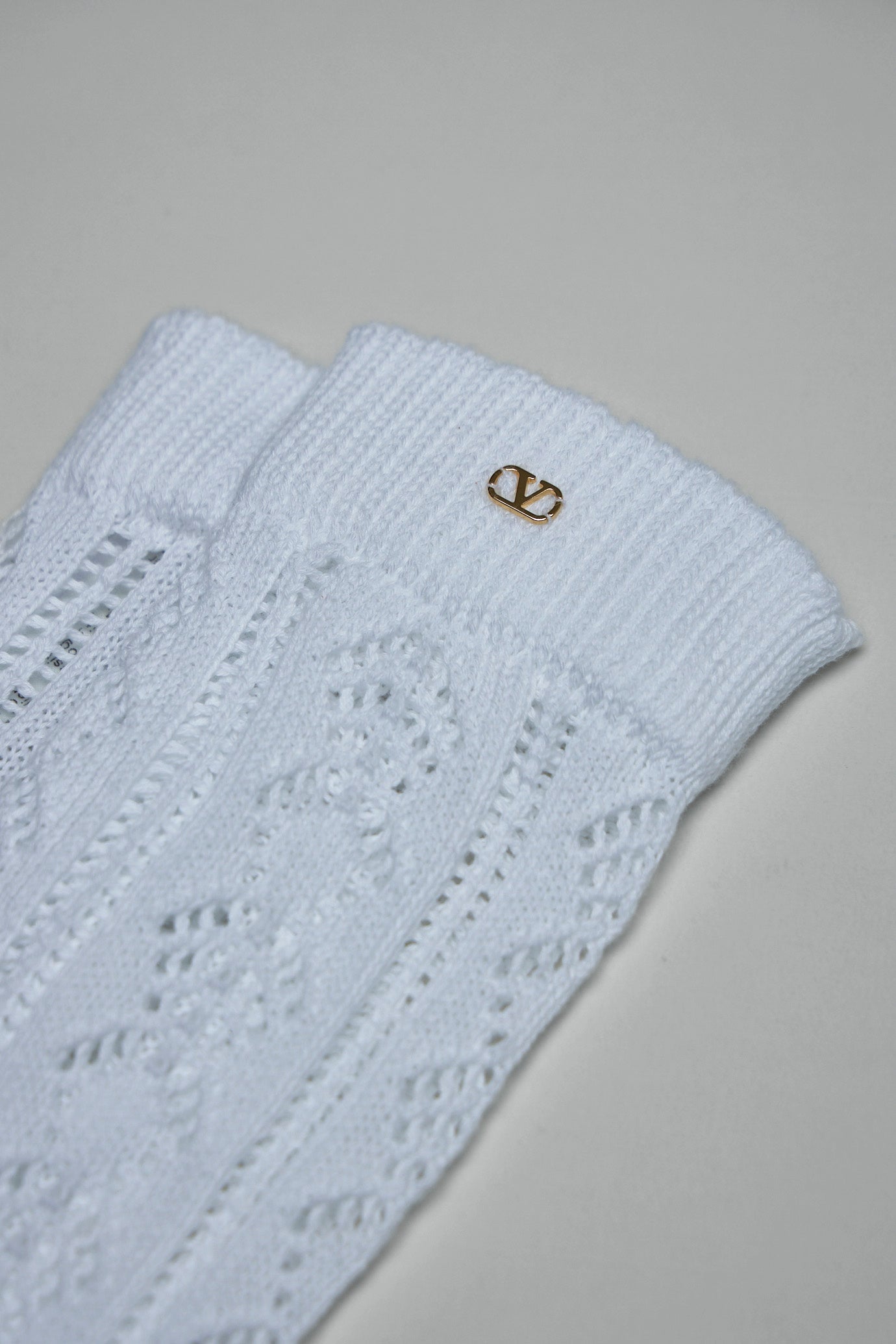 Perforated Cotton Socks with V-Logo