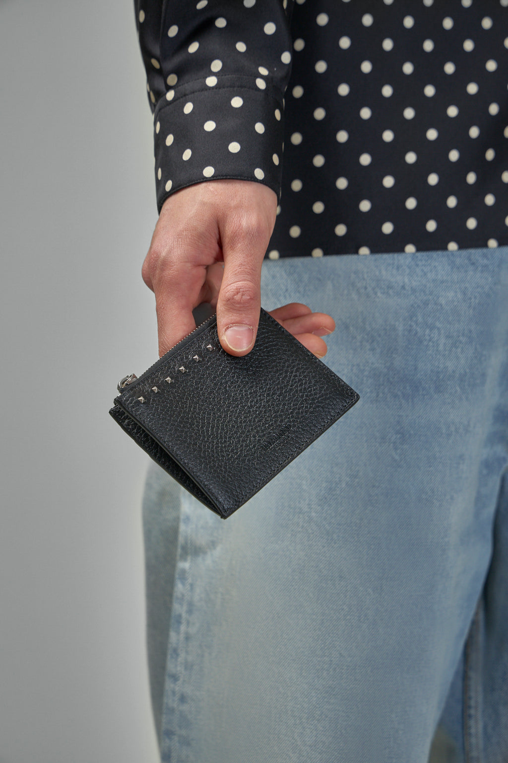 Rockstud Wallet in Grainy Calfskin