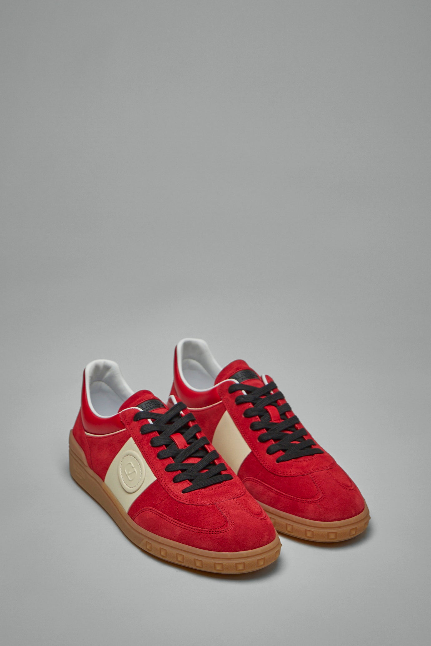 Upvillage Low Top Trainer