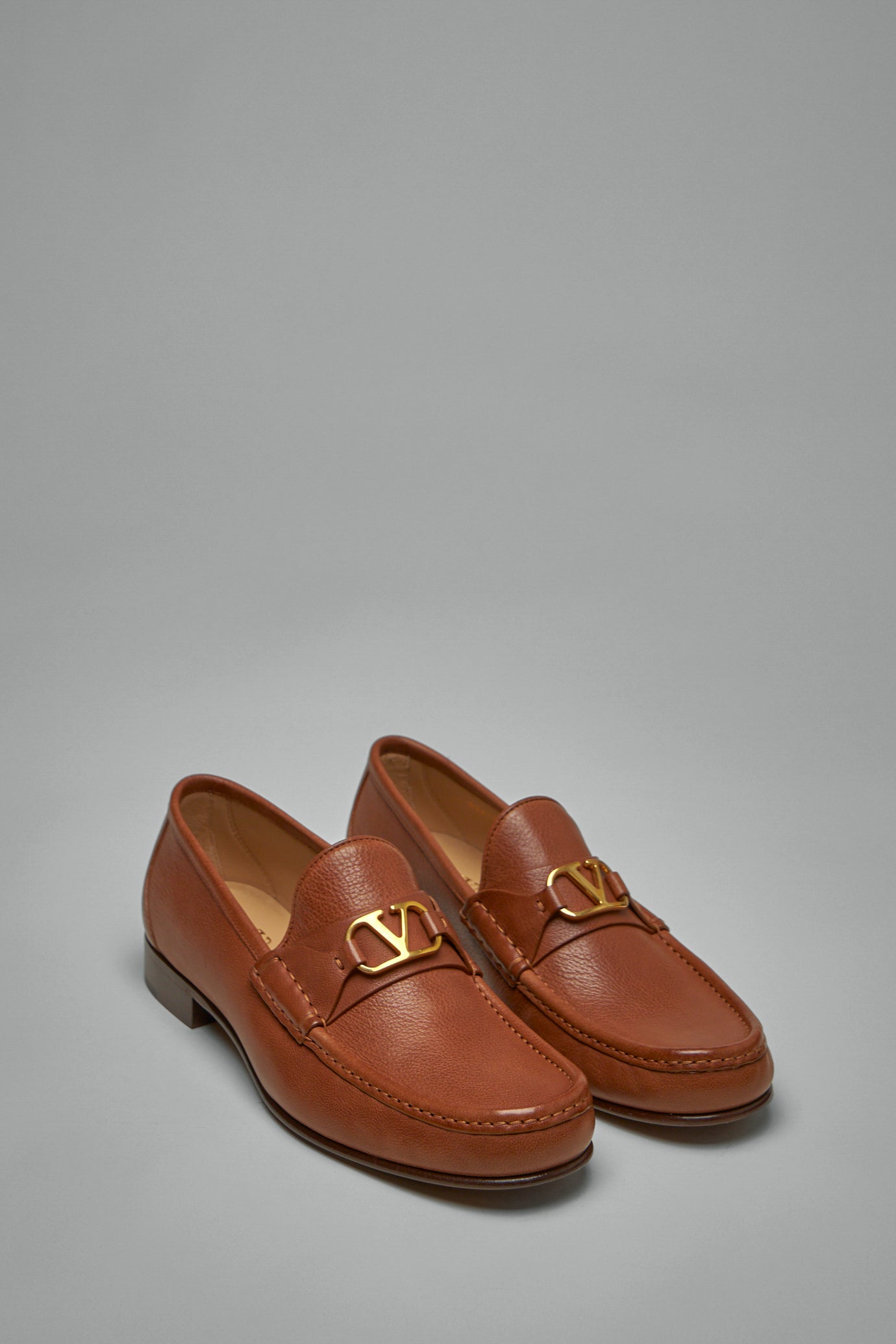 6Y2S0J68MIL Loafer Vlogo Signature Bufalo/Antique Brass Logo N58 Tabak