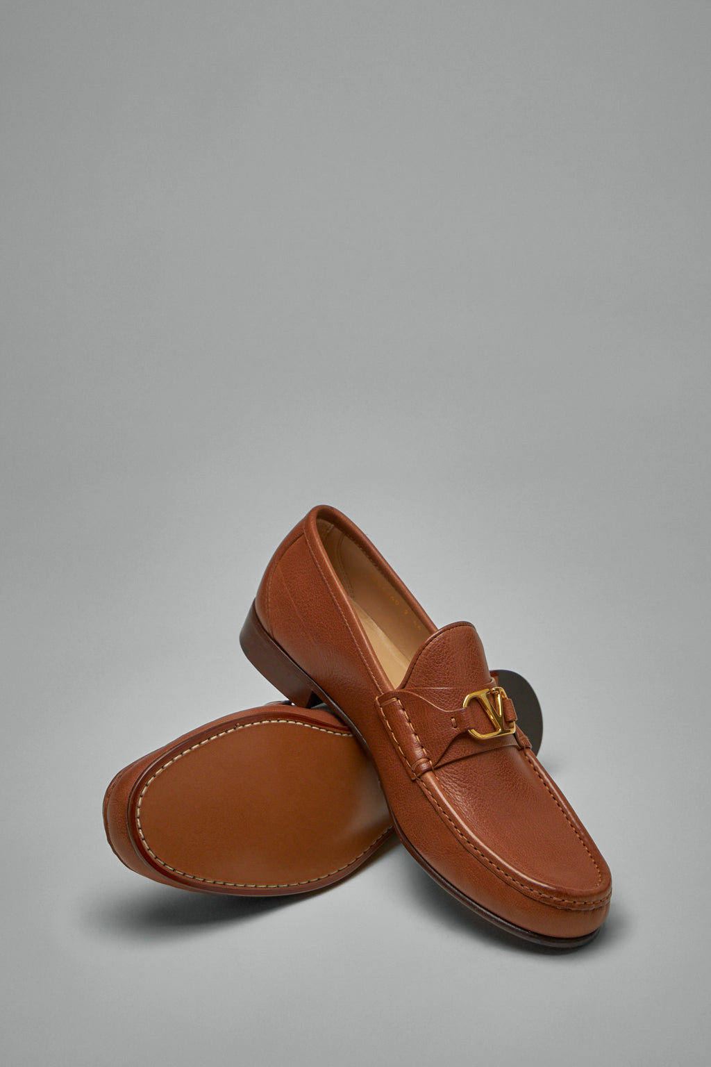 6Y2S0J68MIL Loafer Vlogo Signature Bufalo/Antique Brass Logo N58 Tabak