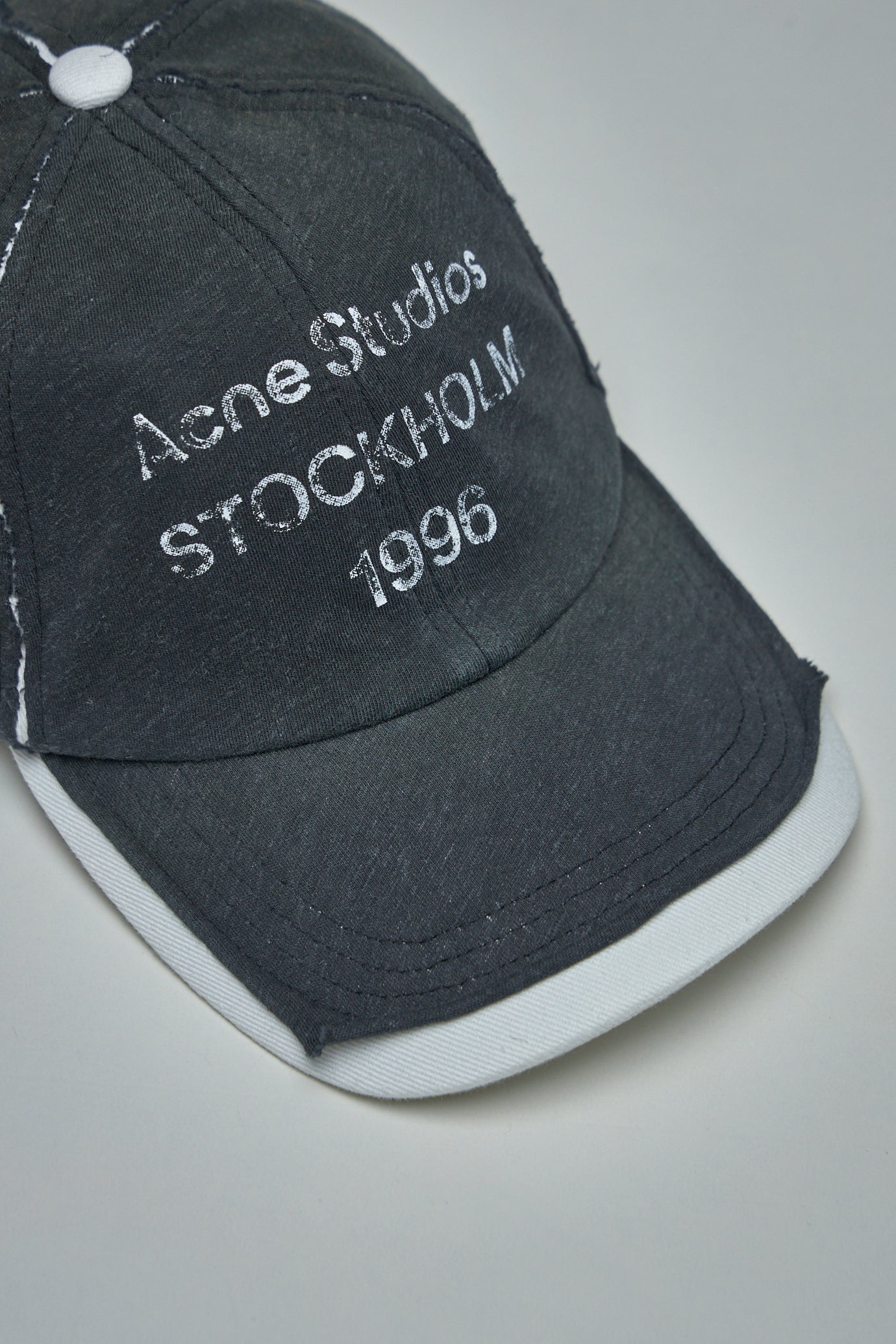 Logo Stamp Cap