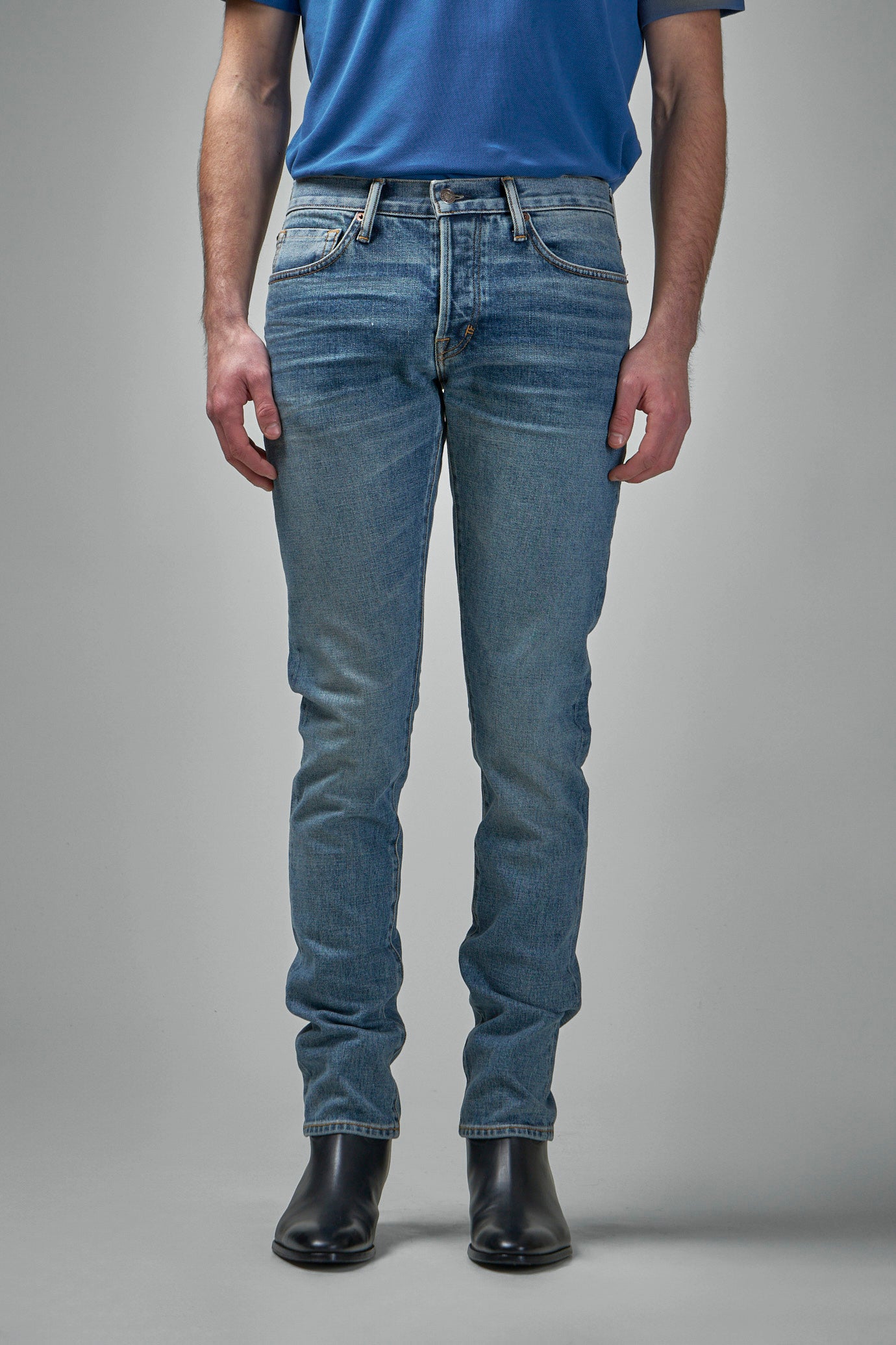 Blauer Stretch-Jeansstoff im Slim Fit