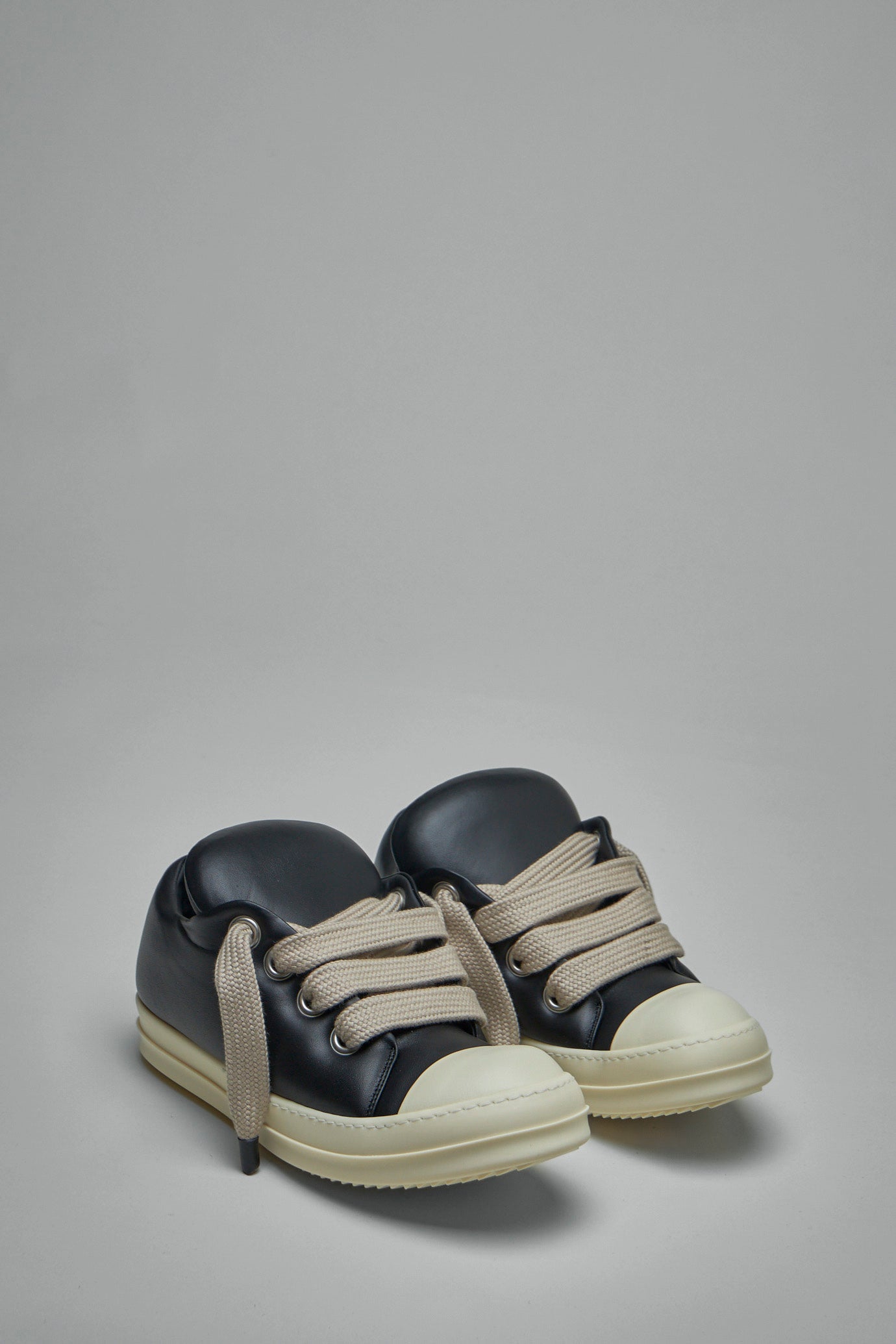 Jumbolaced Low Sneaks