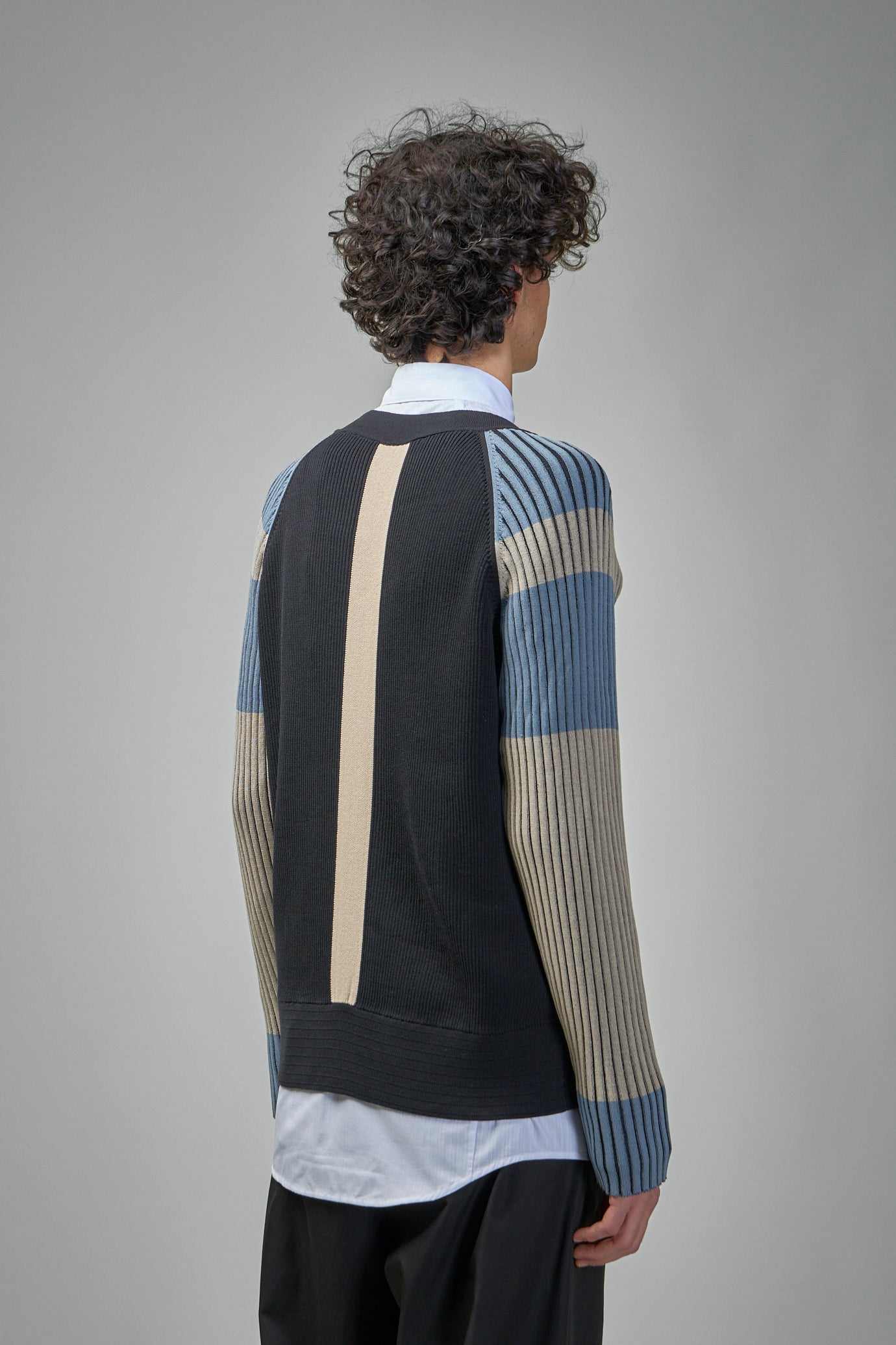 KKSS25KN03-113 Inex Cardigan Baumwolle Nylon Mix schwarz mandel/ staubig blau