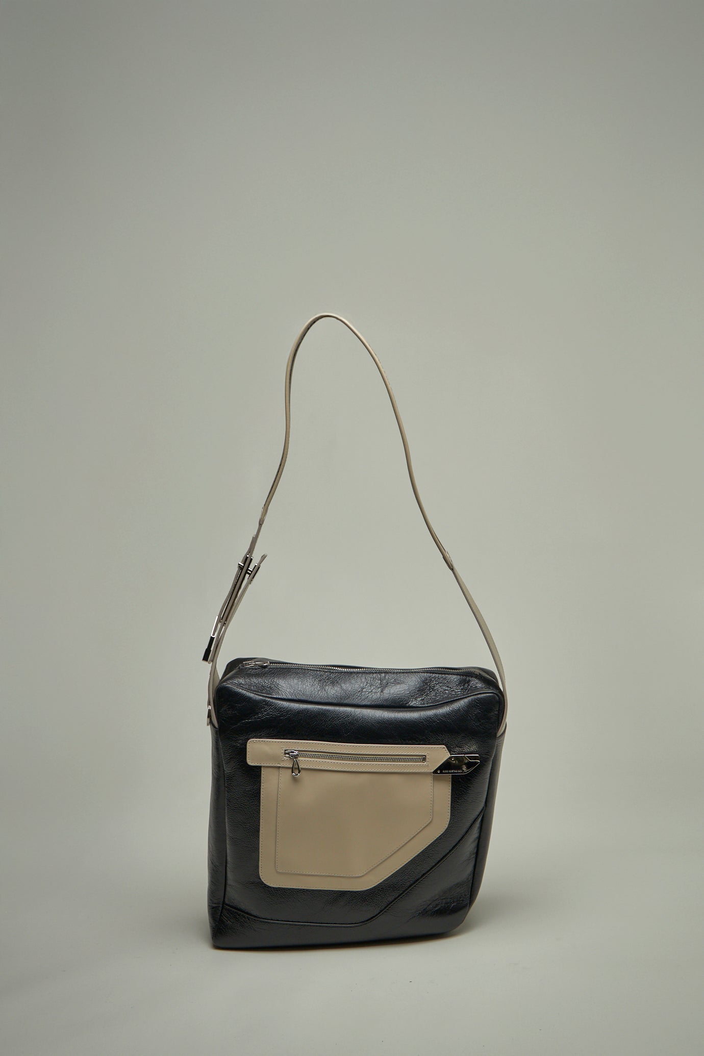 Deultum Leather Bag