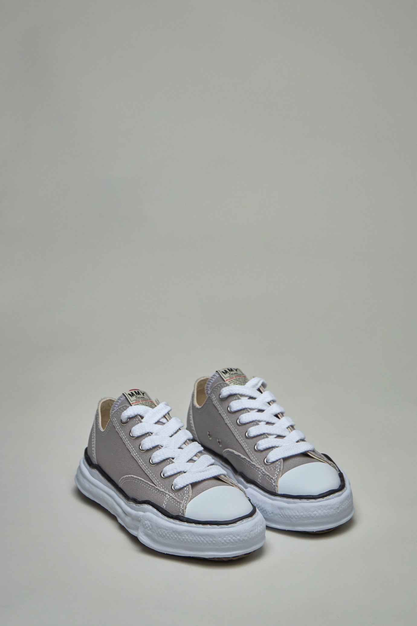 PETERSON Low Top Sneaker