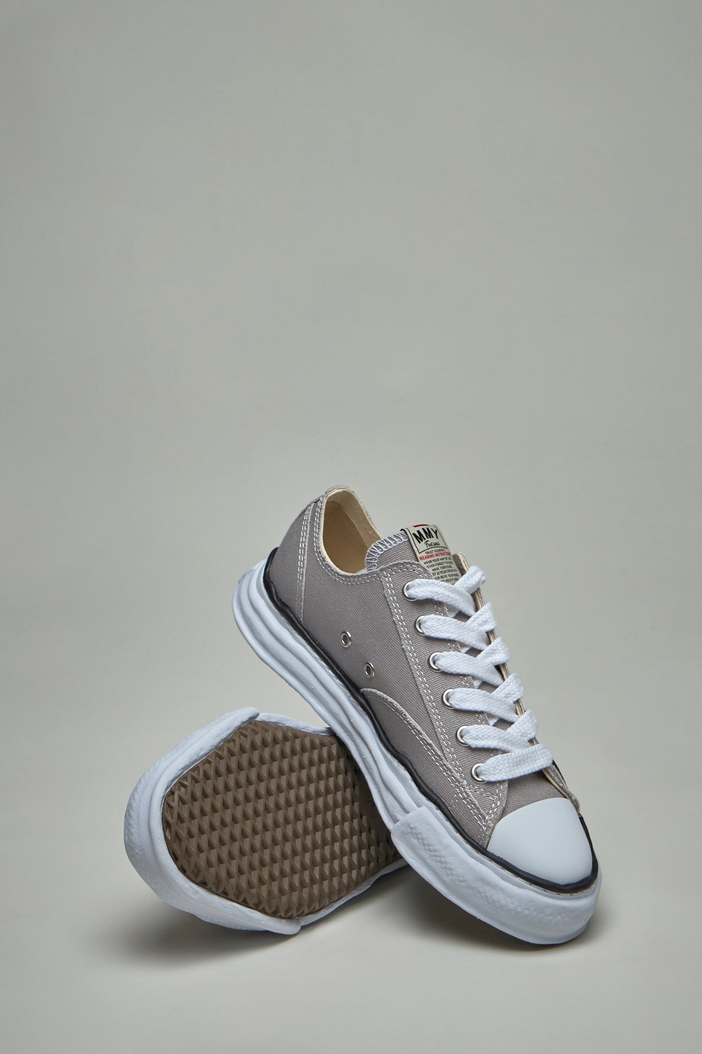 PETERSON Low Top Sneaker