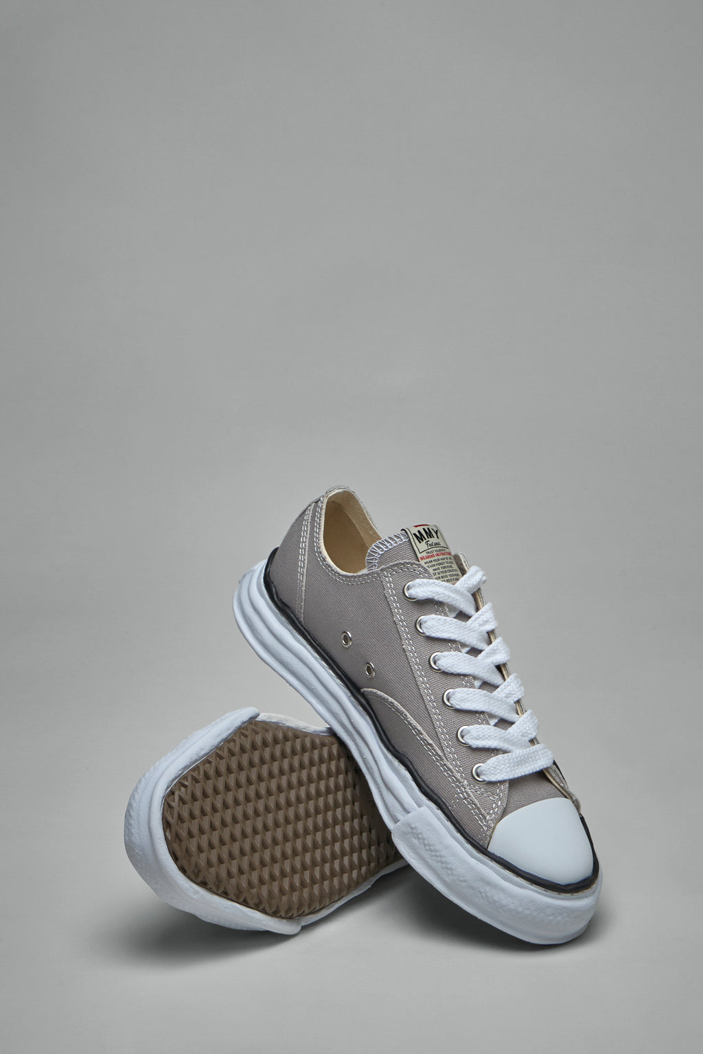 PETERSON Low Top Sneaker