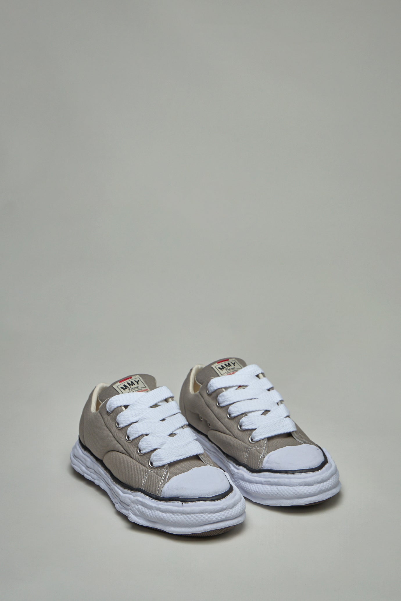 PETERSON 23 Padded Low Top Sneaker