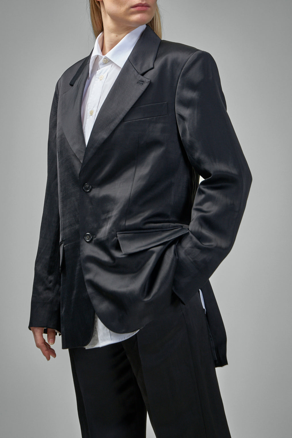 255161.15217 Cyrus Jacke aus schwarzem Satin