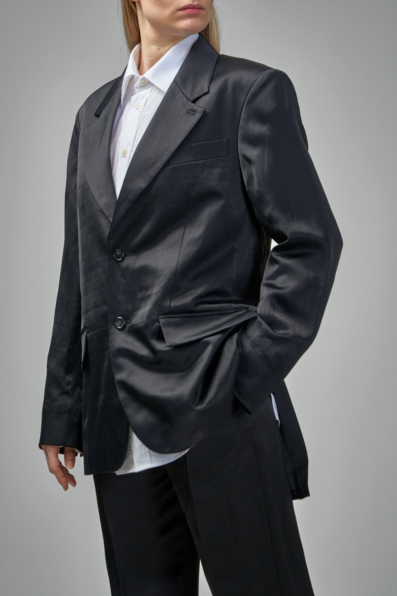 255161.15217 Cyrus Jacke aus schwarzem Satin