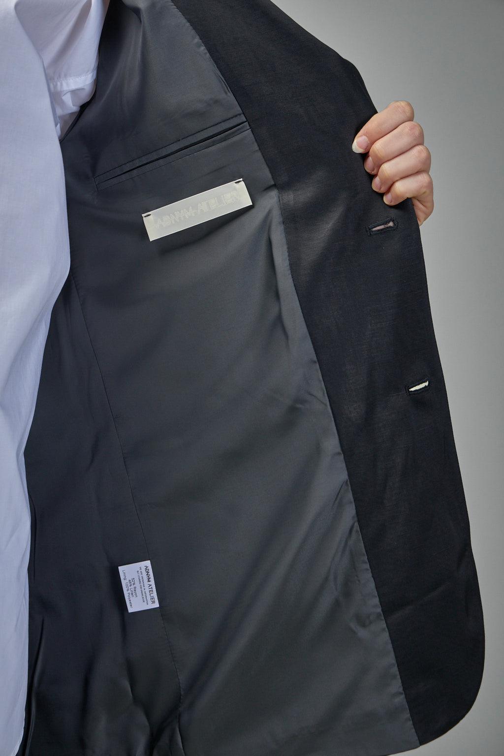 255161.15217 Cyrus Jacke aus schwarzem Satin