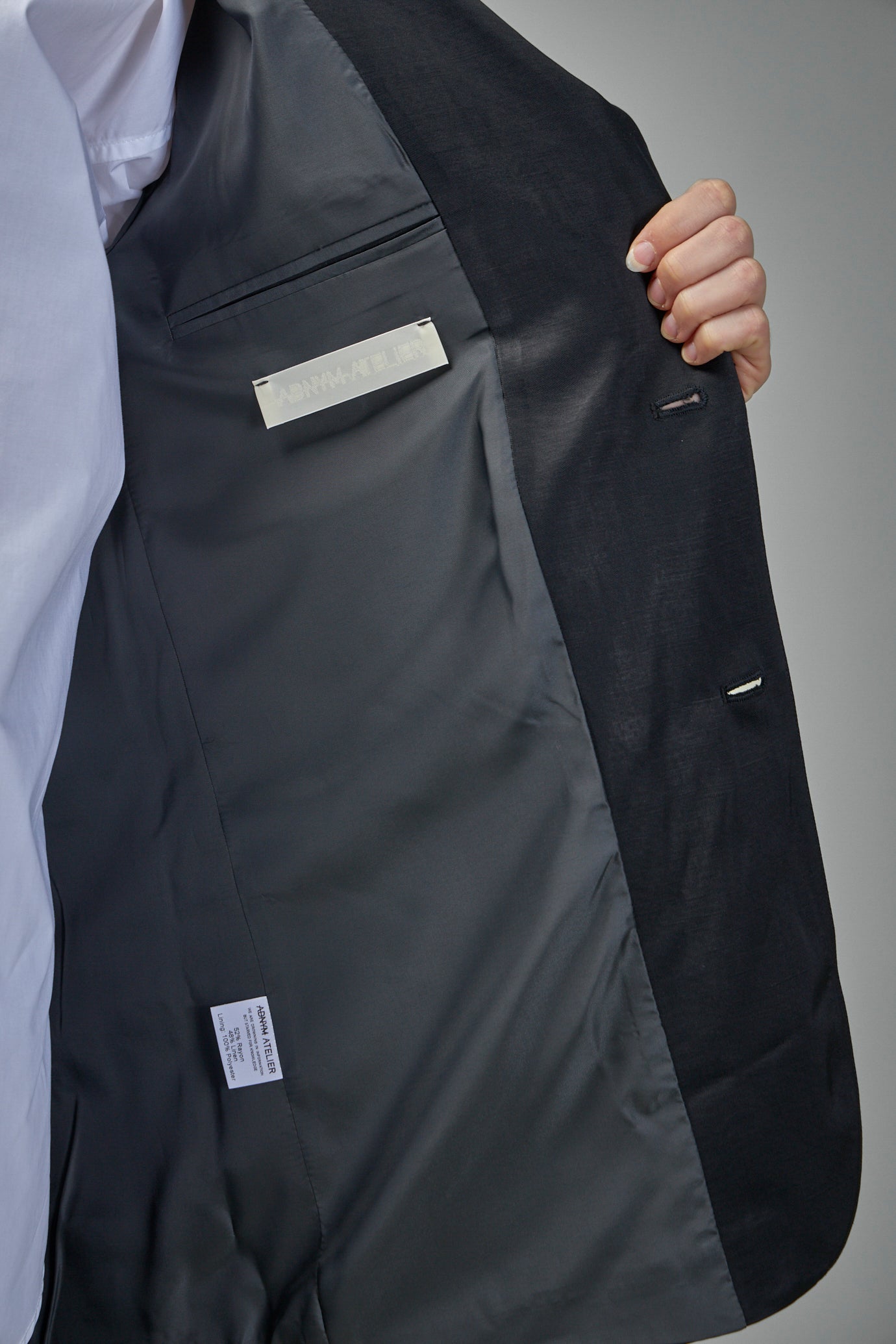 255161.15217 Cyrus Jacke aus schwarzem Satin