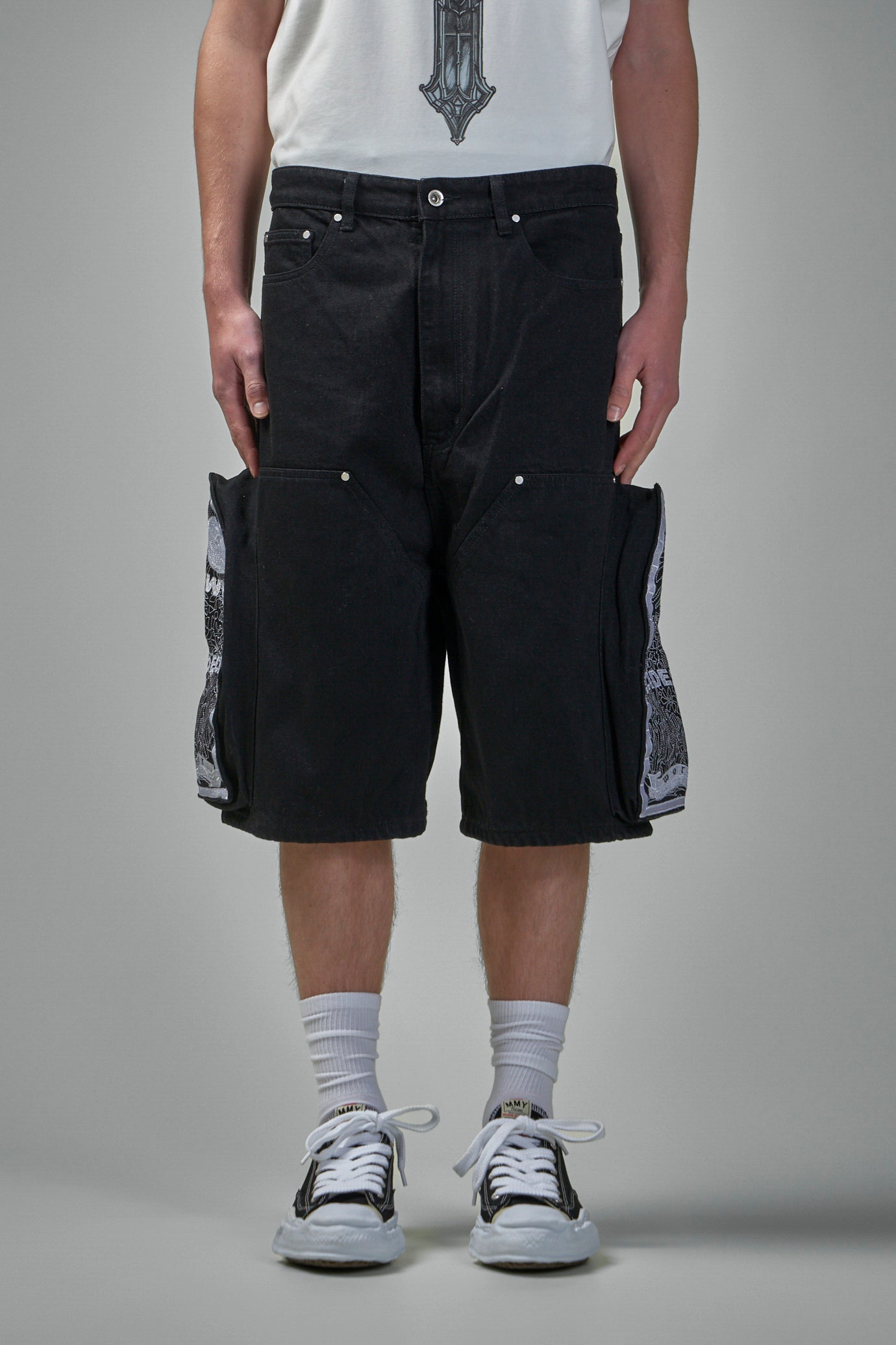 Side Embroidery Short