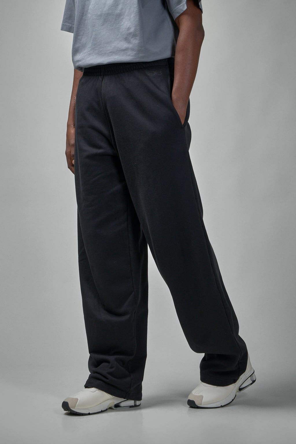 813327 TRVV9 1000 Baggy Jogginghose/ schwarz