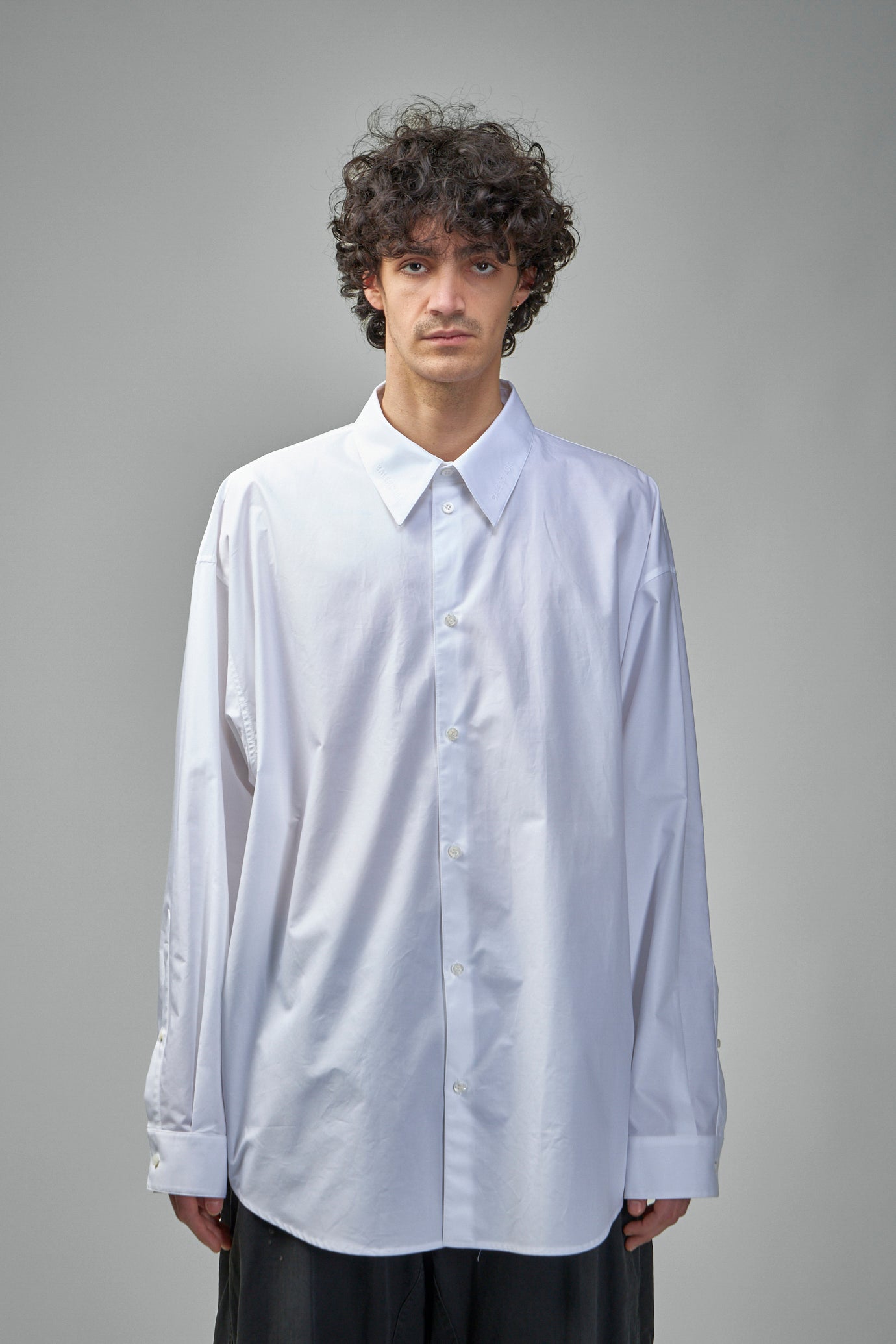 814008 TNM60 9000 Minimales Oversized-Shirt/ weiß