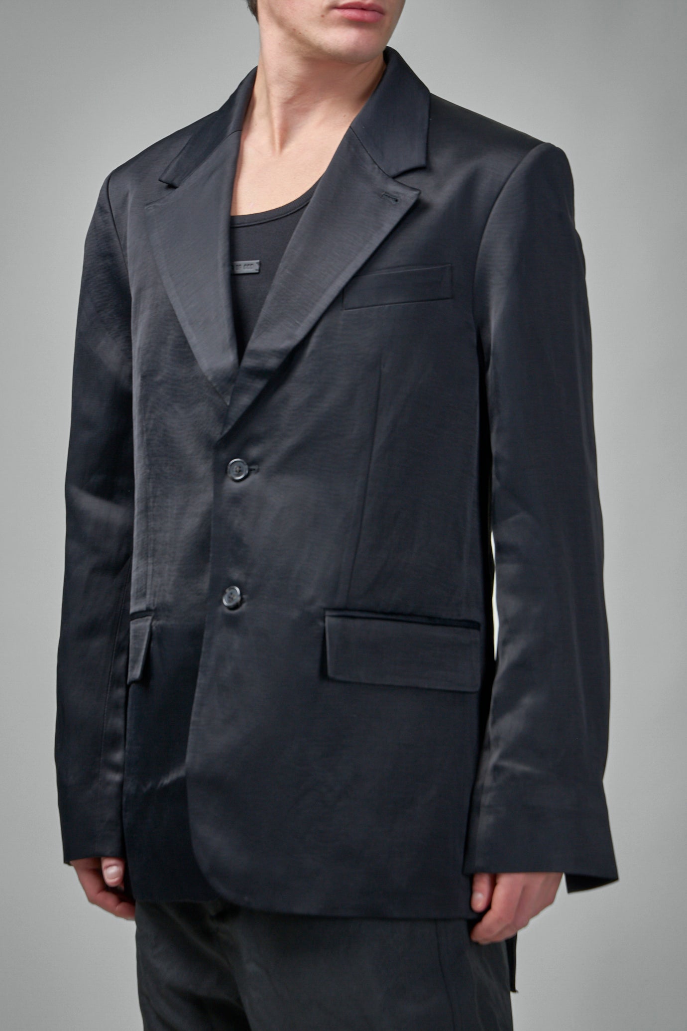 25516.15217 Cyrus Jacke aus schwarzem Satin