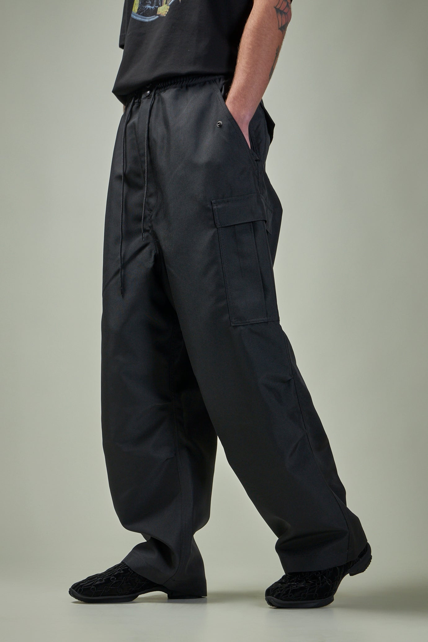 Wide-leg Cargo Trousers