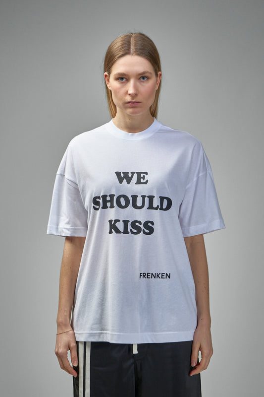 Tee We Should Kiss