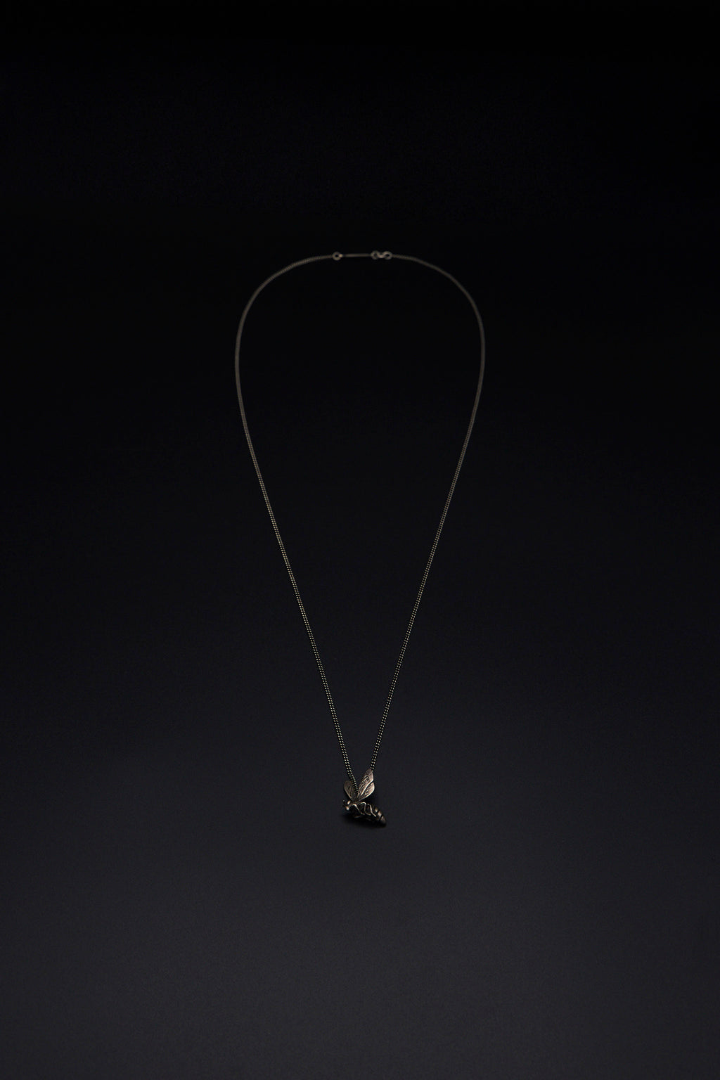 Fine Chain Bee