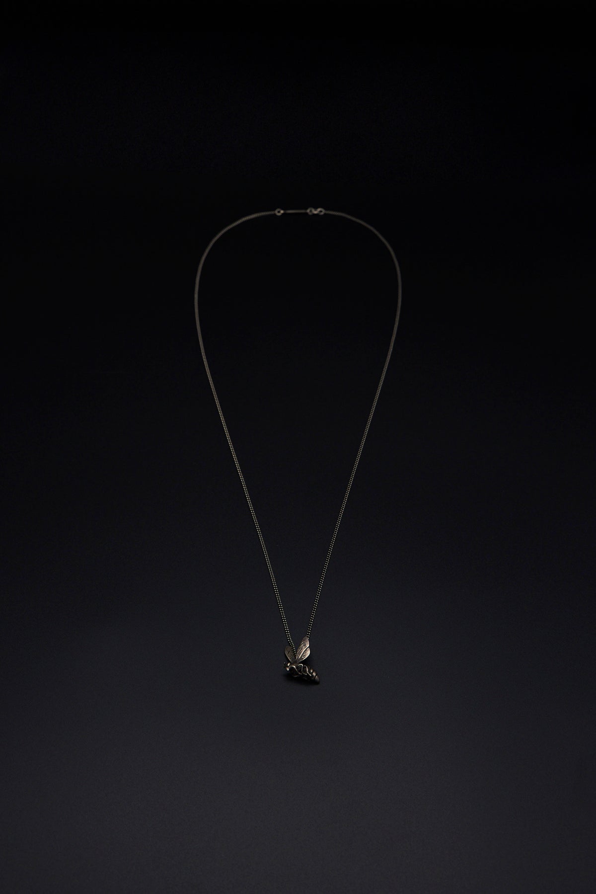 Fine Chain Bee