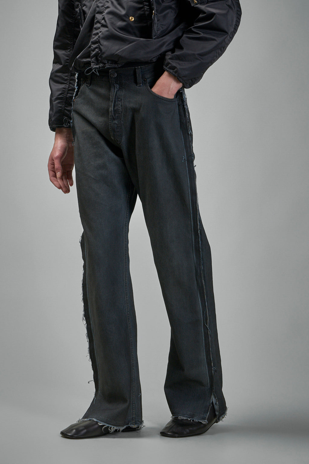 PT07DPA04USBL Überfärbter Outline Denim Denim Schwarz