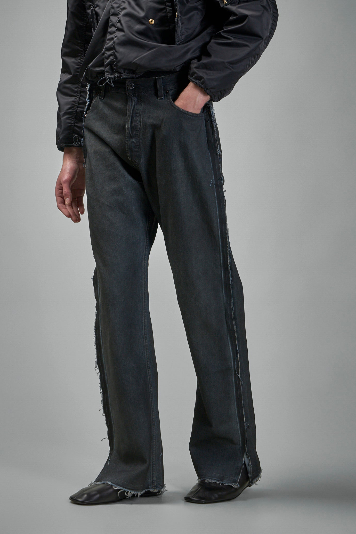 PT07DPA04USBL Überfärbter Outline Denim Denim Schwarz