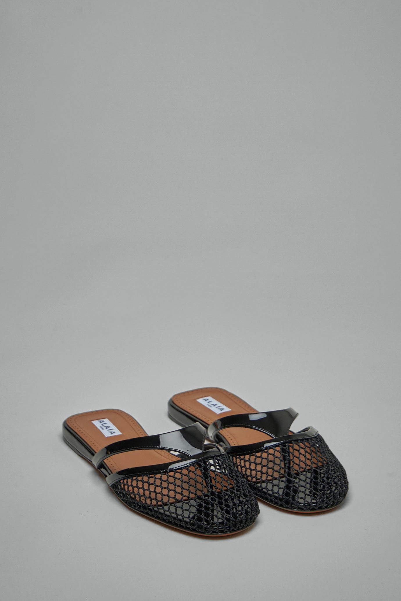 AA3M101TK007 Netz-Pantoletten Netz-Lack-Kalbsleder 999 noir