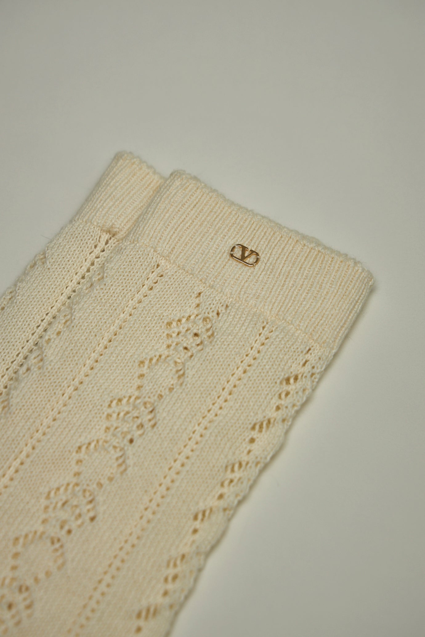 Perforated Cotton Socks with V-Logo