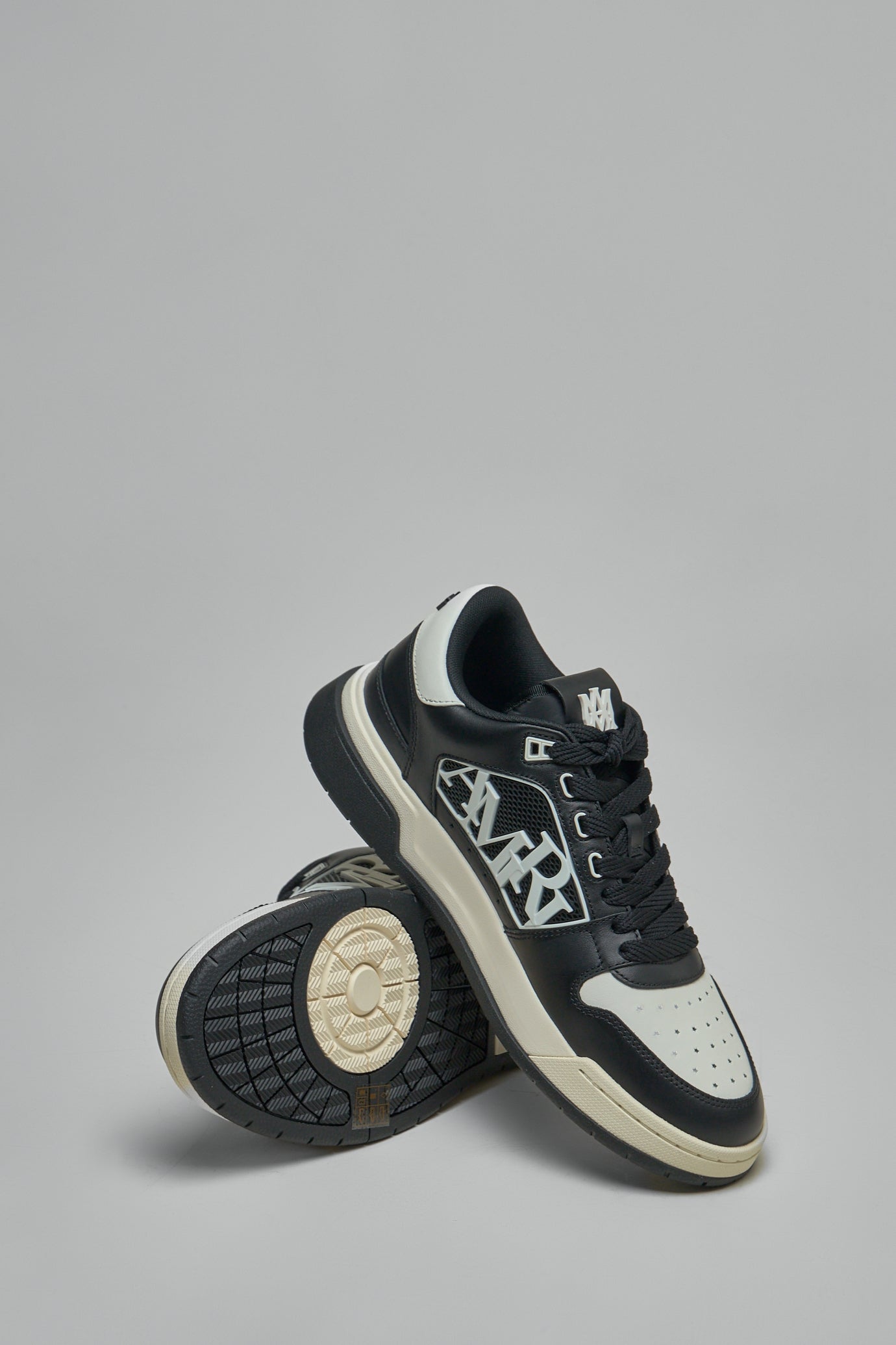 Classic Low Sneakers