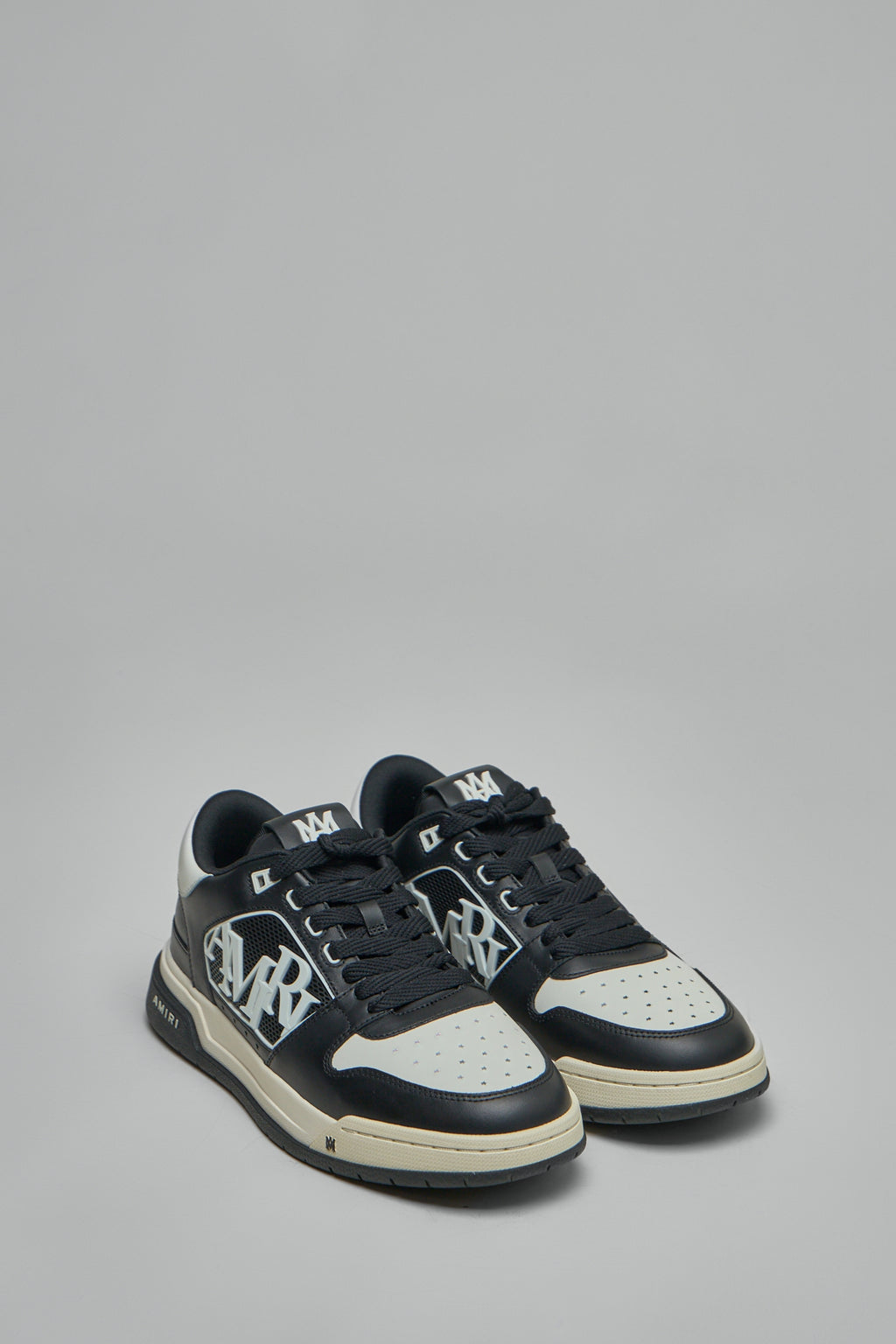 Classic Low Sneakers