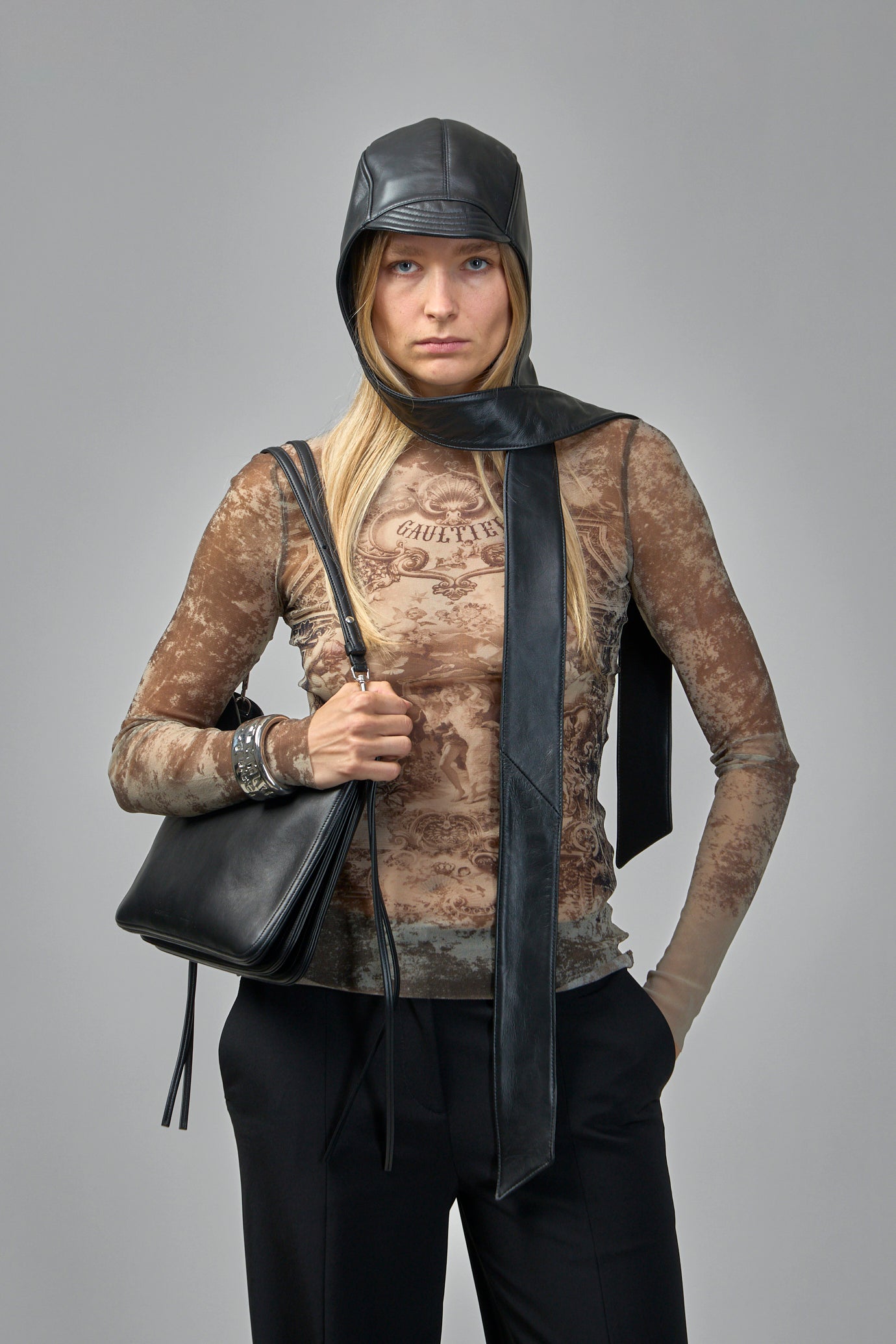 Médaillon Mesh Long Sleeve Top