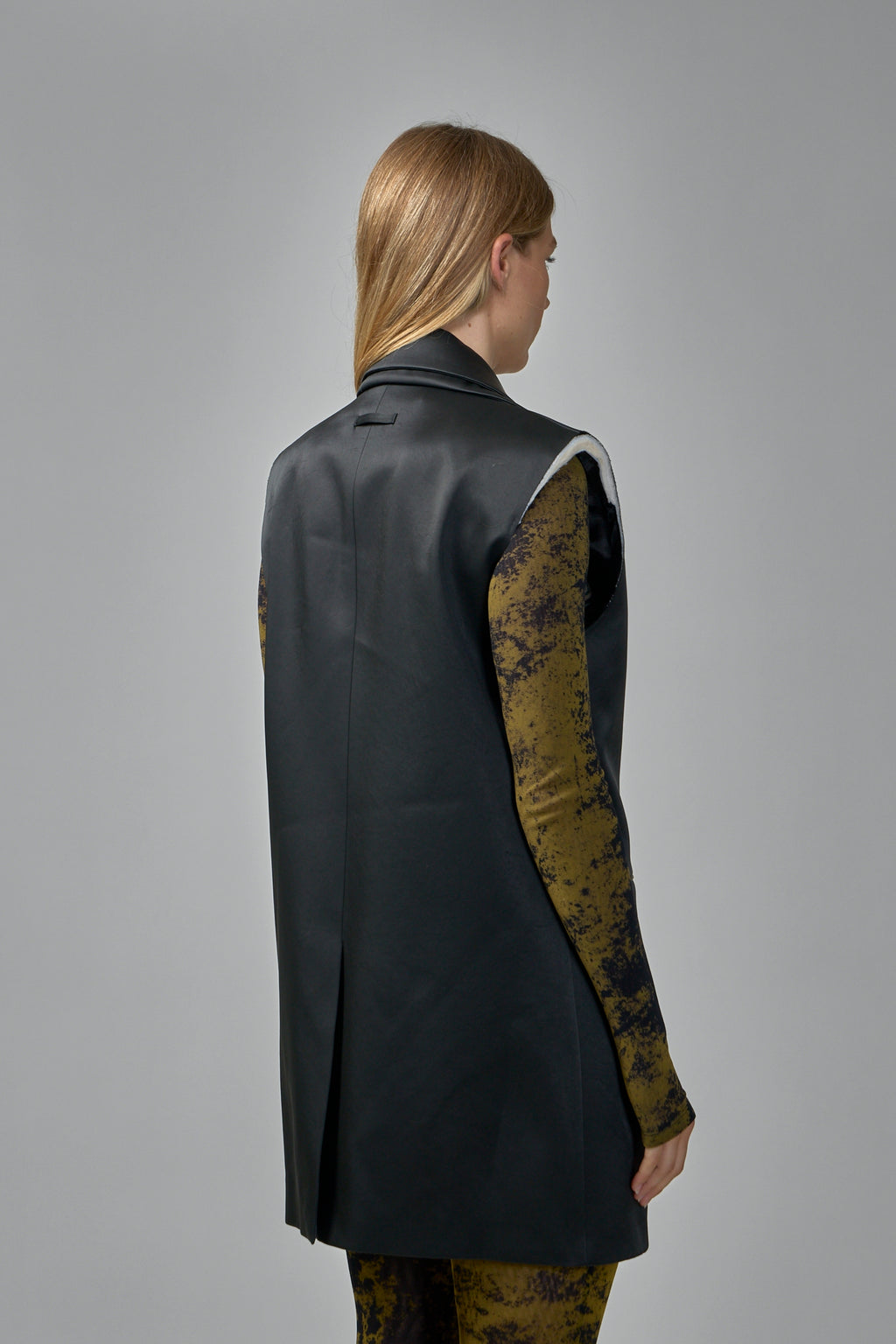 Double-Layer Sleeveless Jacket