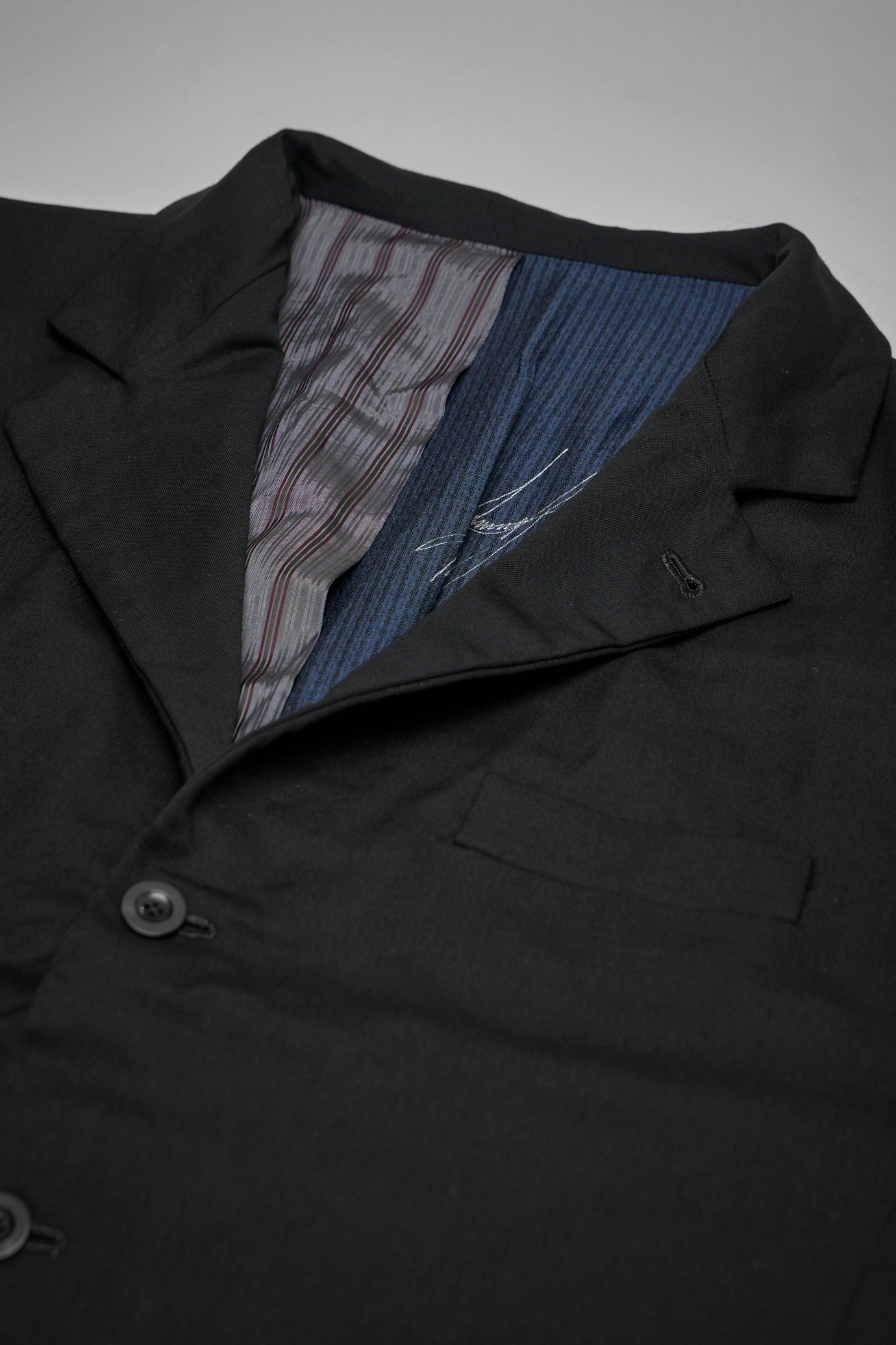 3-button Single-breasted Peak-lapel, Hand Pad-stitched Jacket