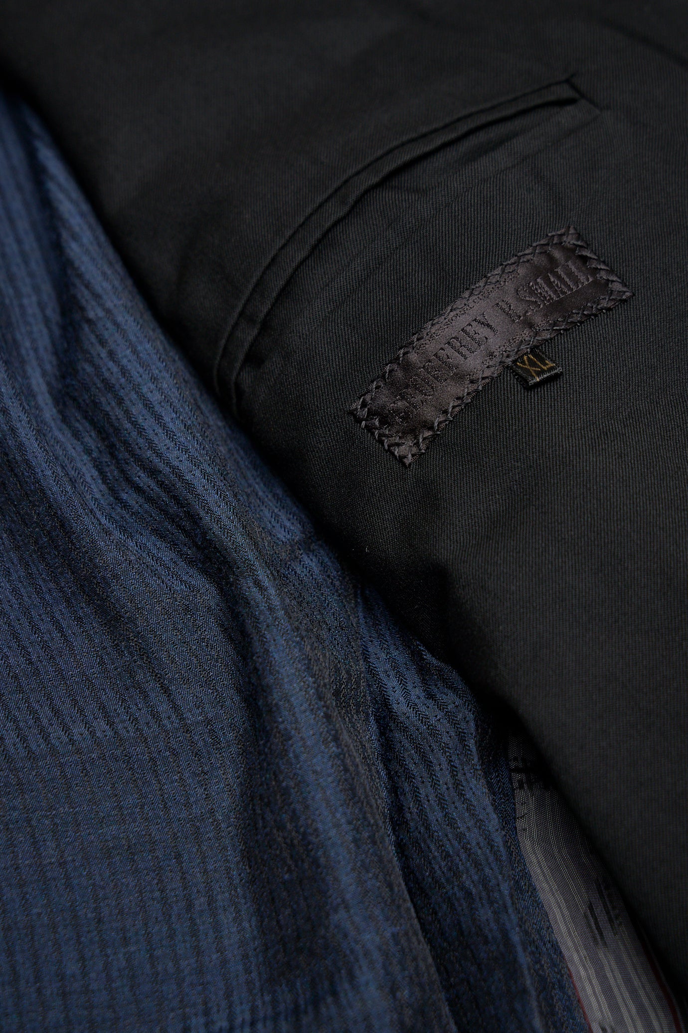 3-button Single-breasted Peak-lapel, Hand Pad-stitched Jacket