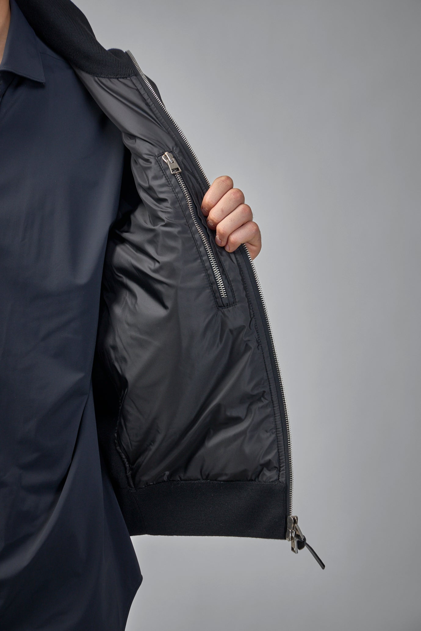 Light Nylon Merino Zip Through