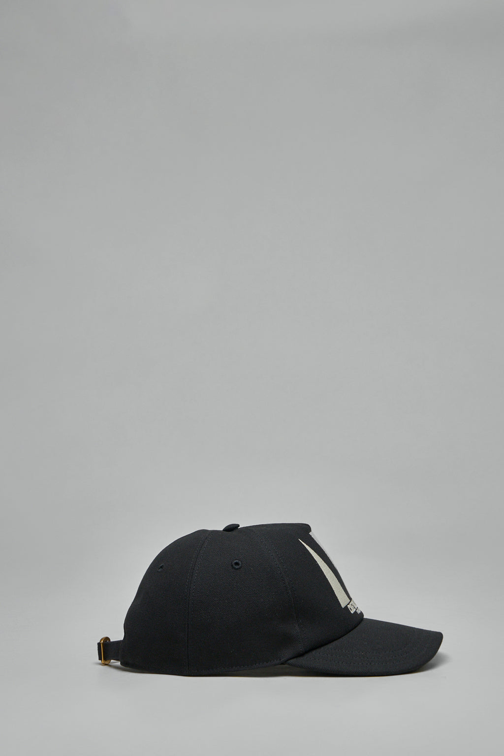 Chez Valentino Baseball Cap with Embroidery