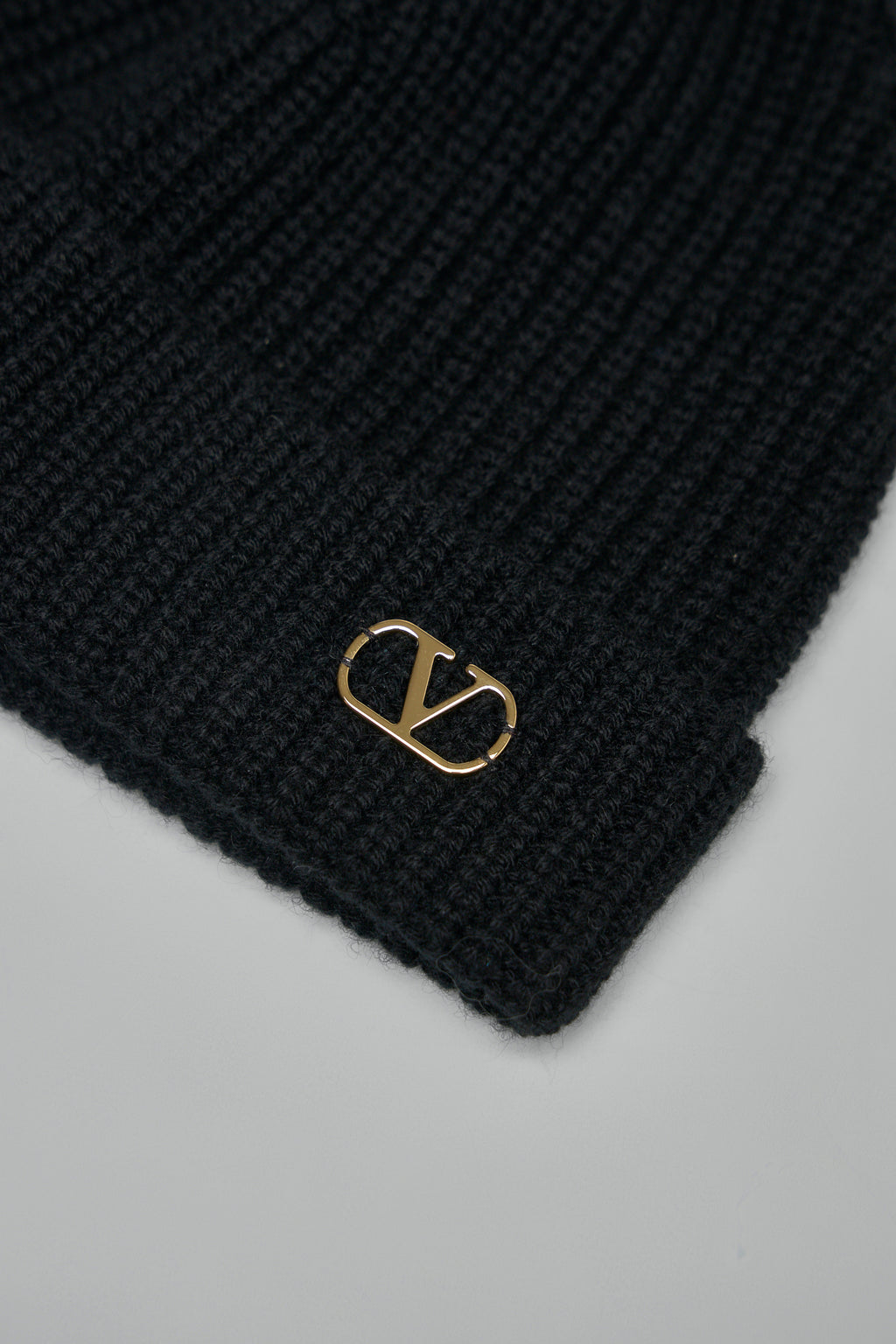 VLogo Signature Knitted Beanie