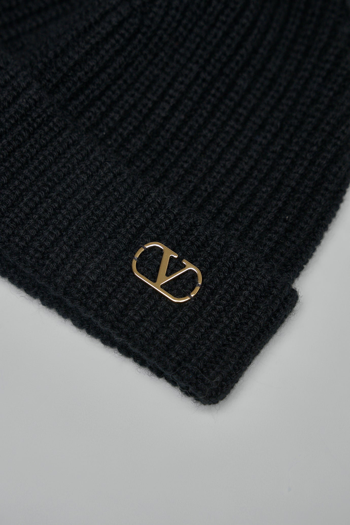 VLogo Signature Knitted Beanie