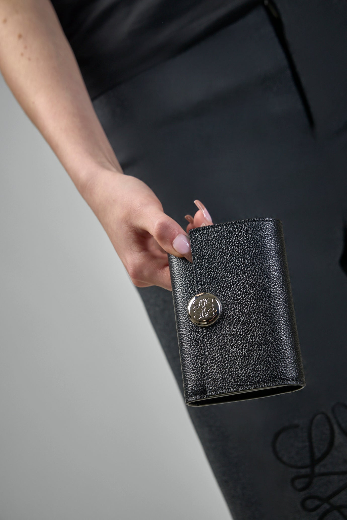 Pebble Small Vertical Wallet