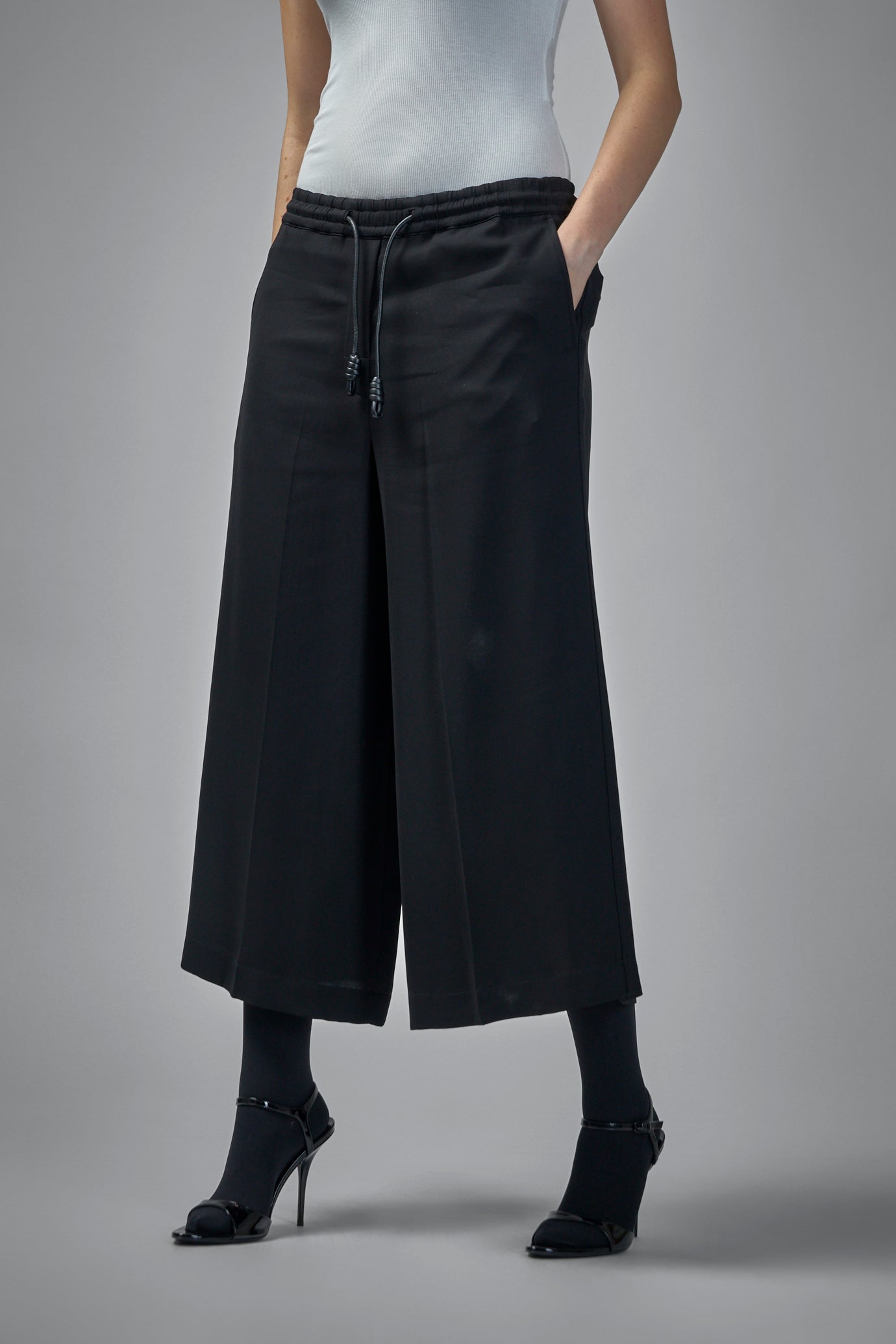 Cropped Trousers