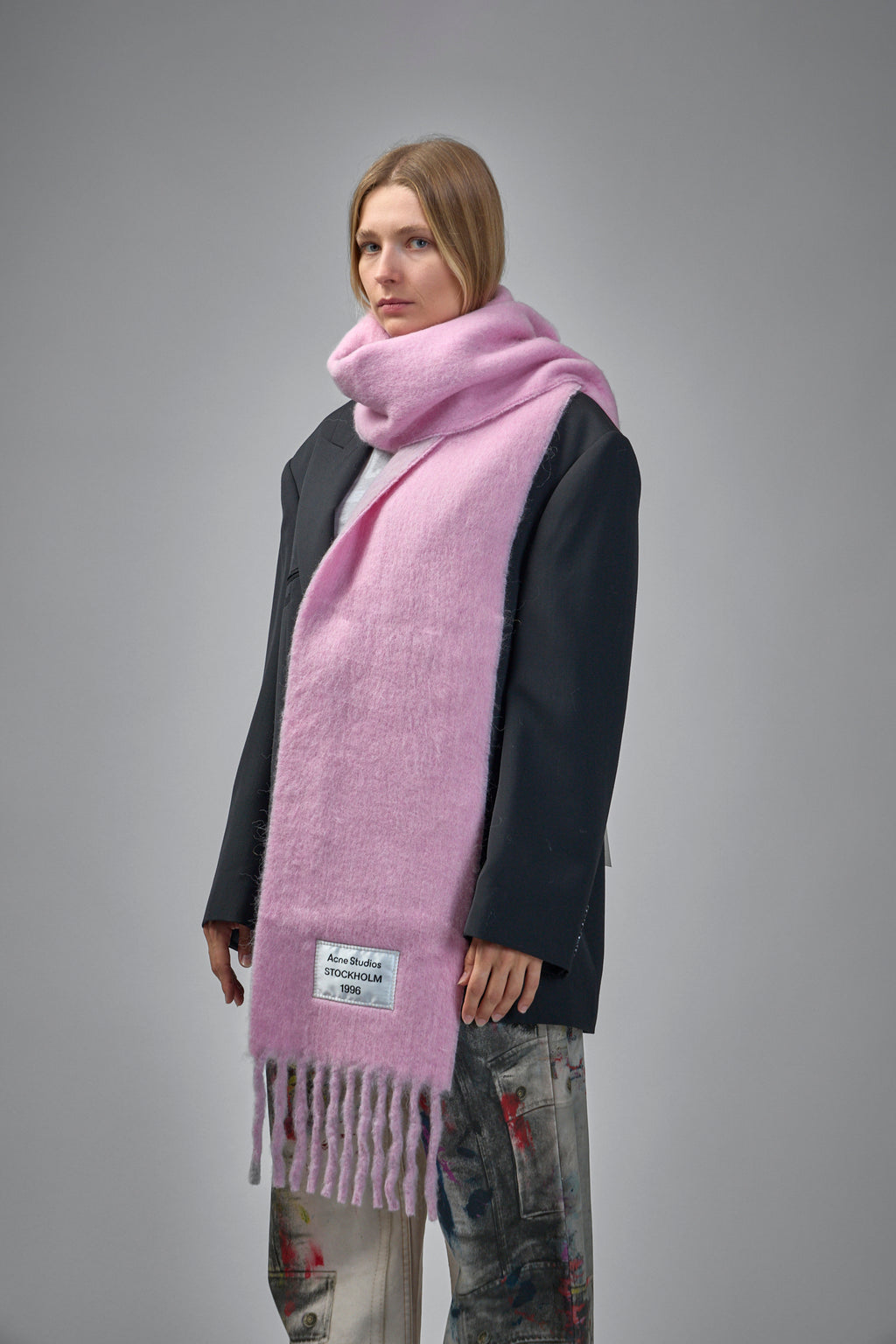 Logo Patch Fringed Scarf