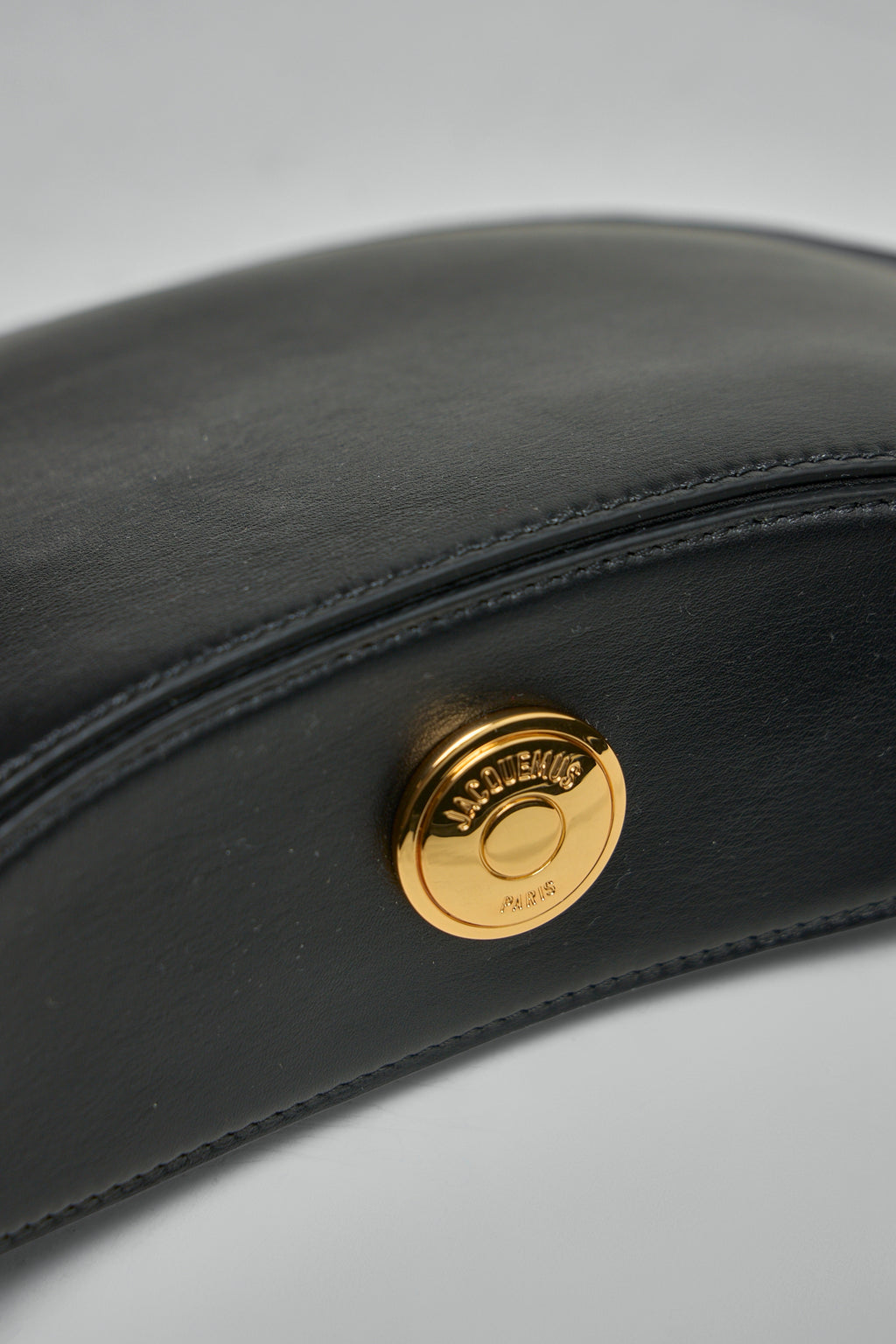 Petit Calisso Rond Shoulder Bag