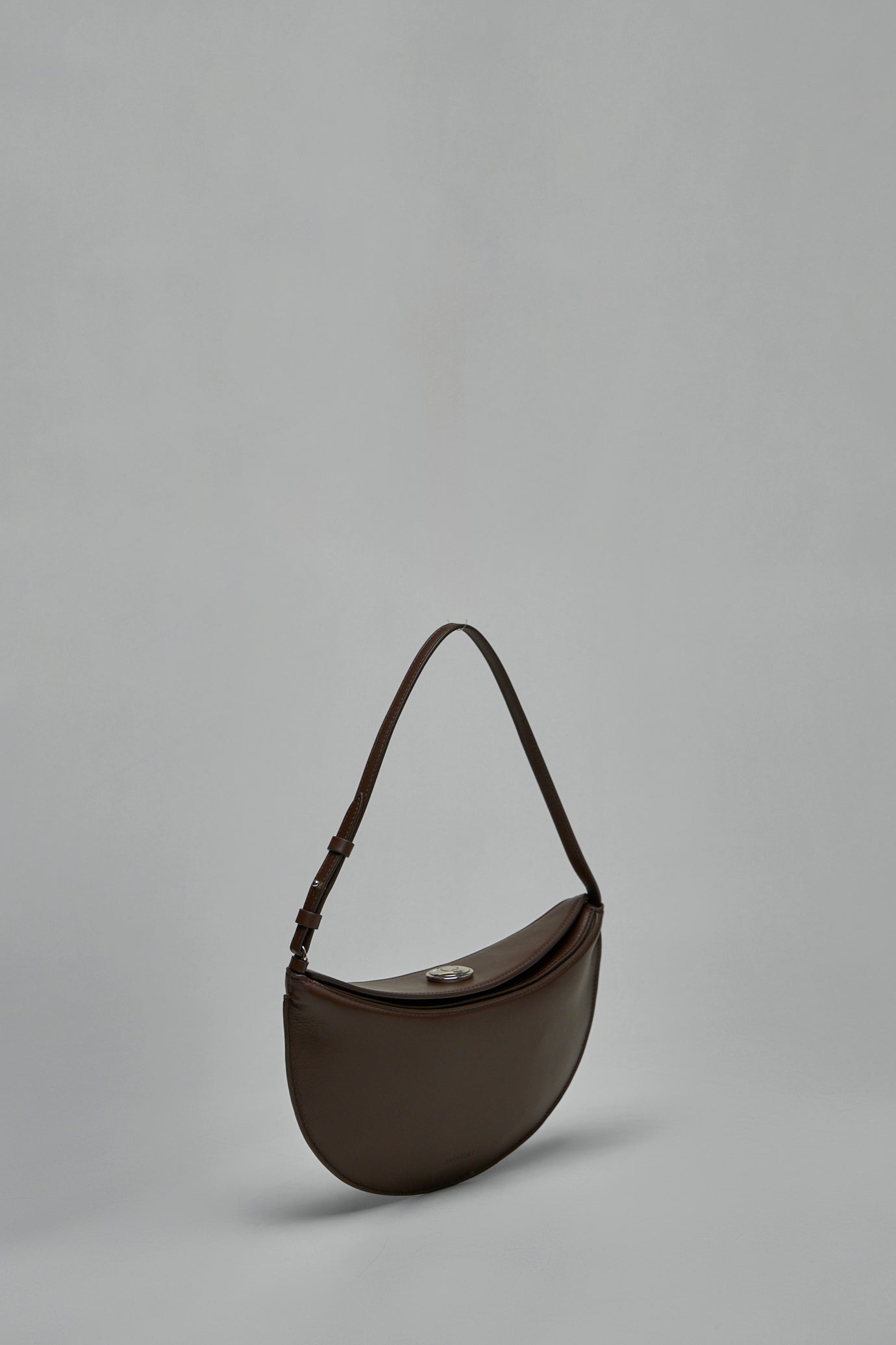 Le Petit Calisso Rond Leather Shoulder Bag