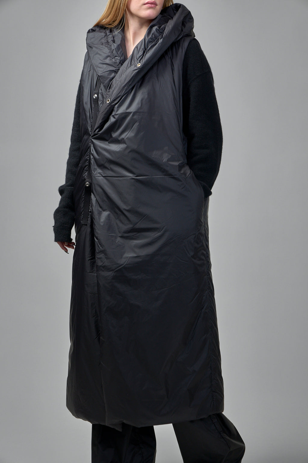 Woven Sleeveless Padded Coat – hooded liner