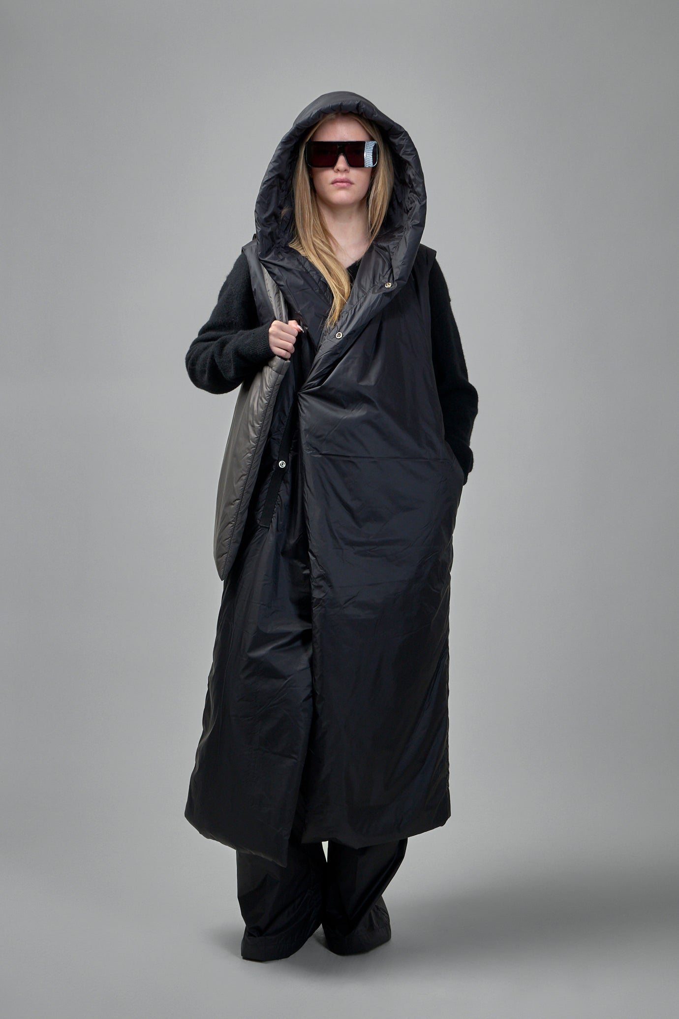 Woven Sleeveless Padded Coat – hooded liner