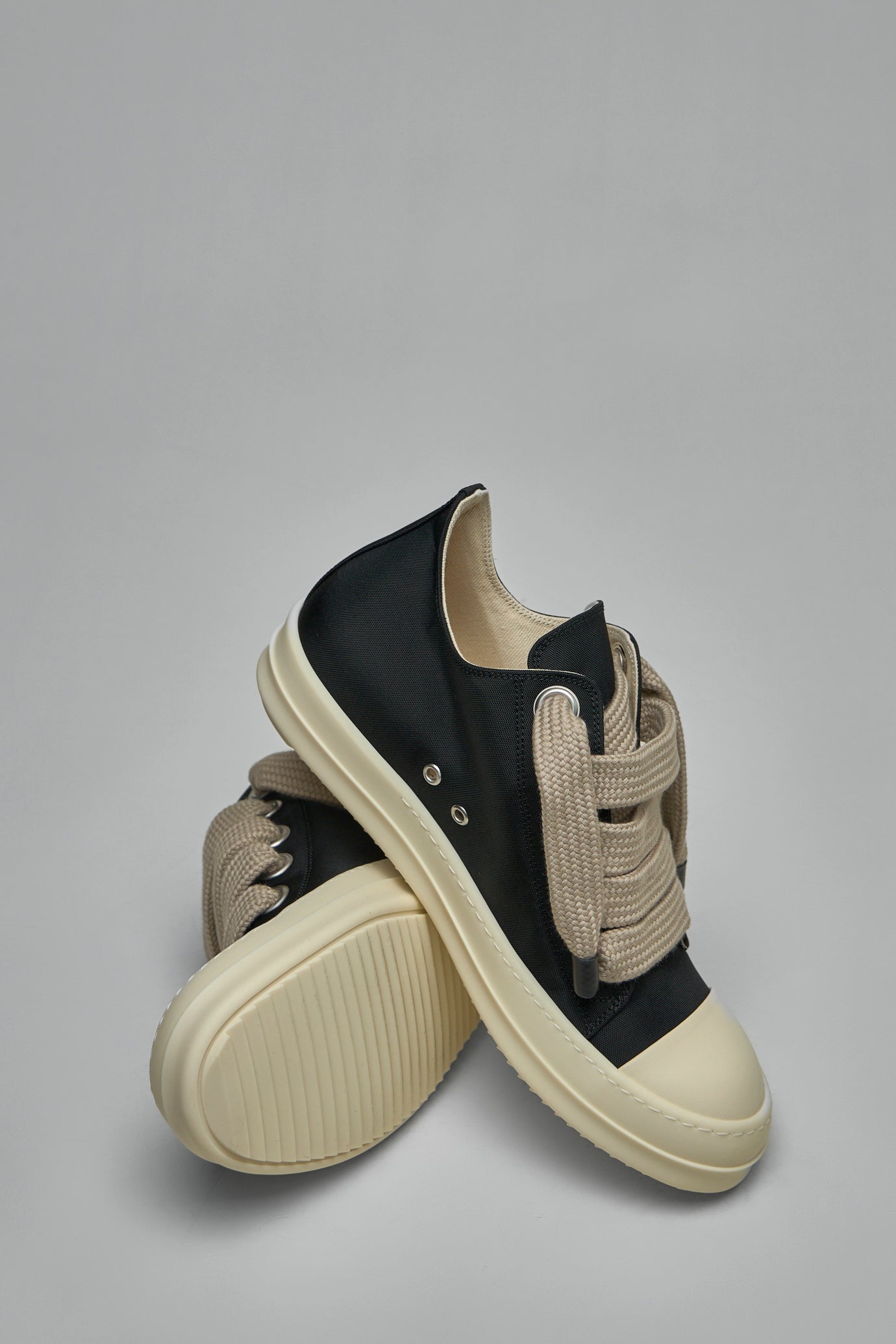 Jumbolace Low Sneaks