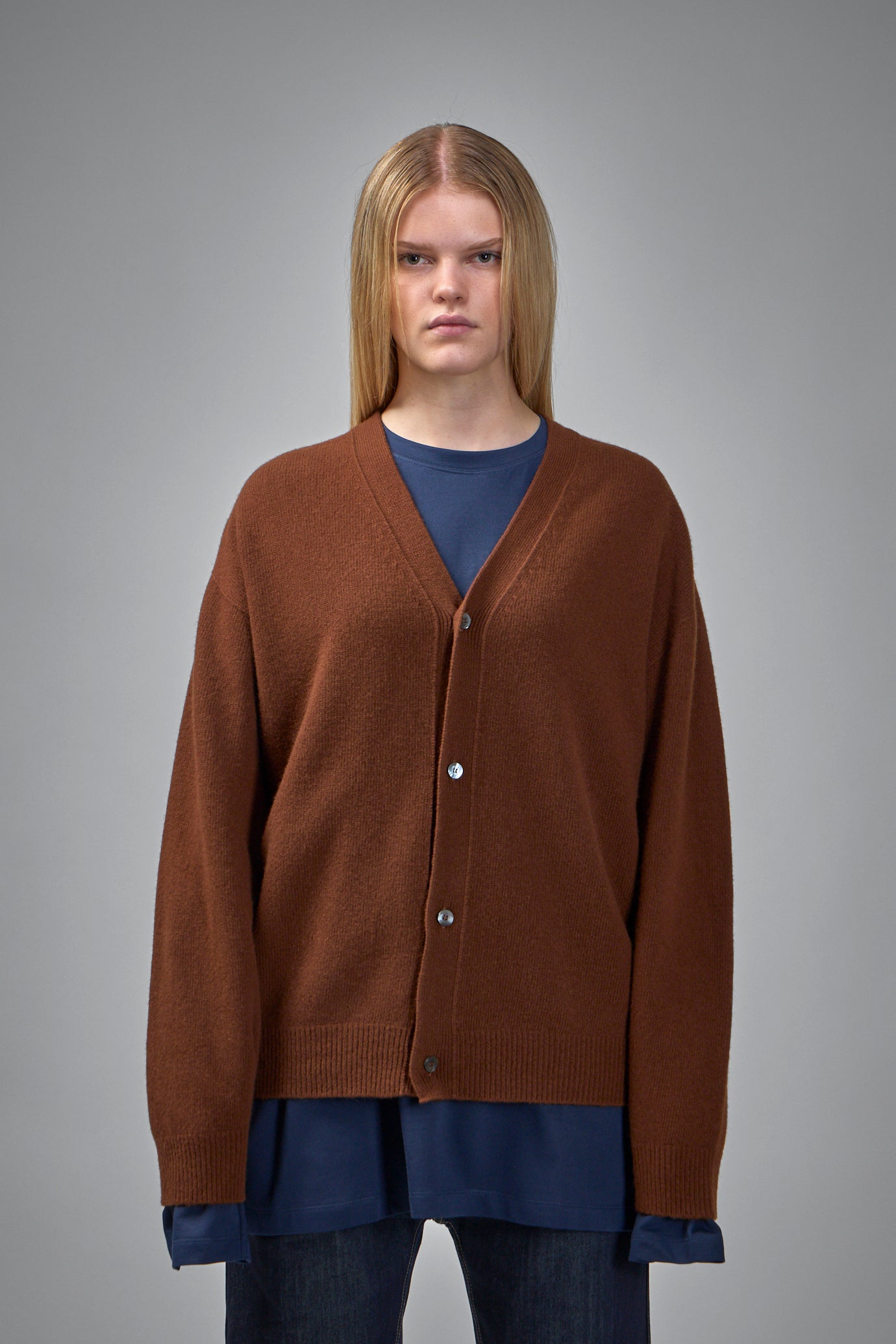 Mabuse Seamless V-Neck Cardigan Long Sleeves Knit